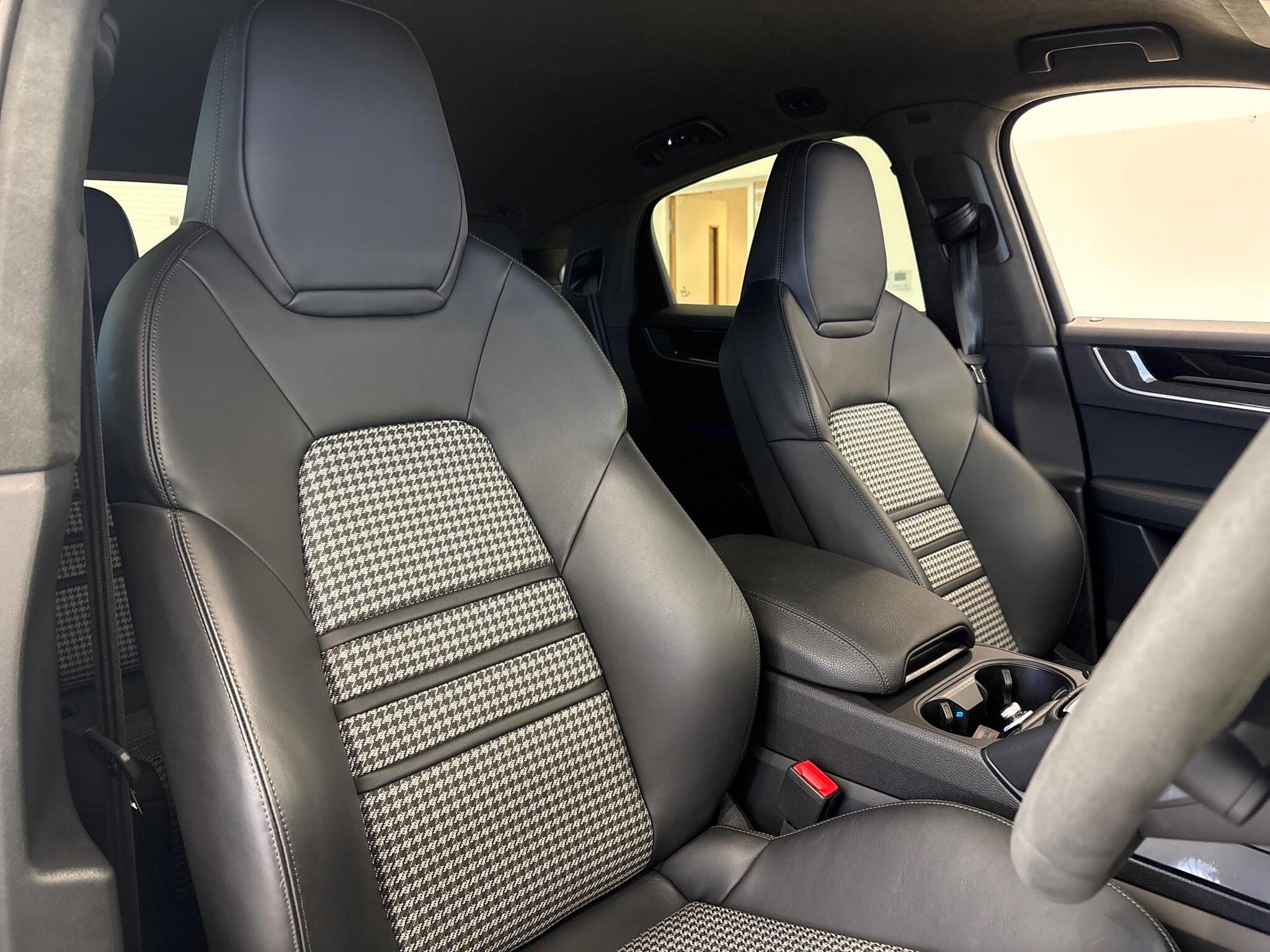 Porsche Cayenne view 14