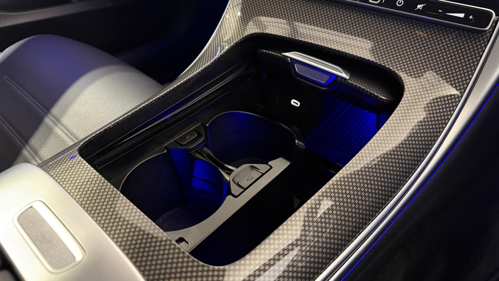 Mercedes-Benz C-Class view 24