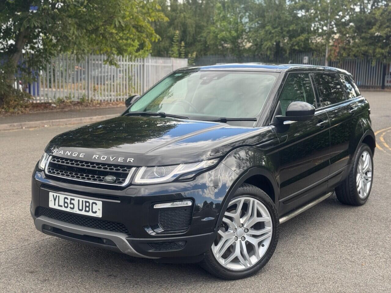 Land Rover Range Rover Evoque view 3