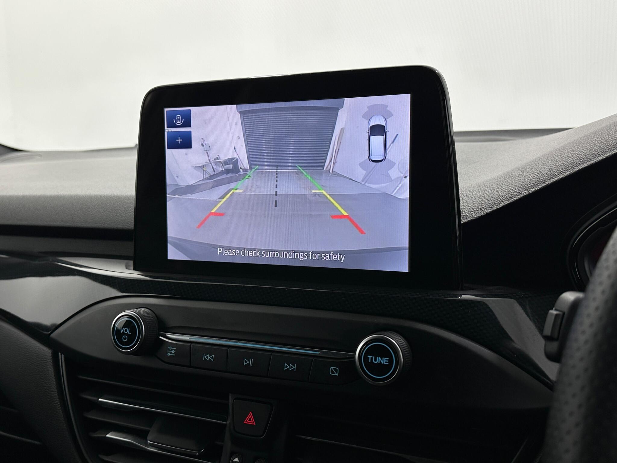 Ford Focus view 23