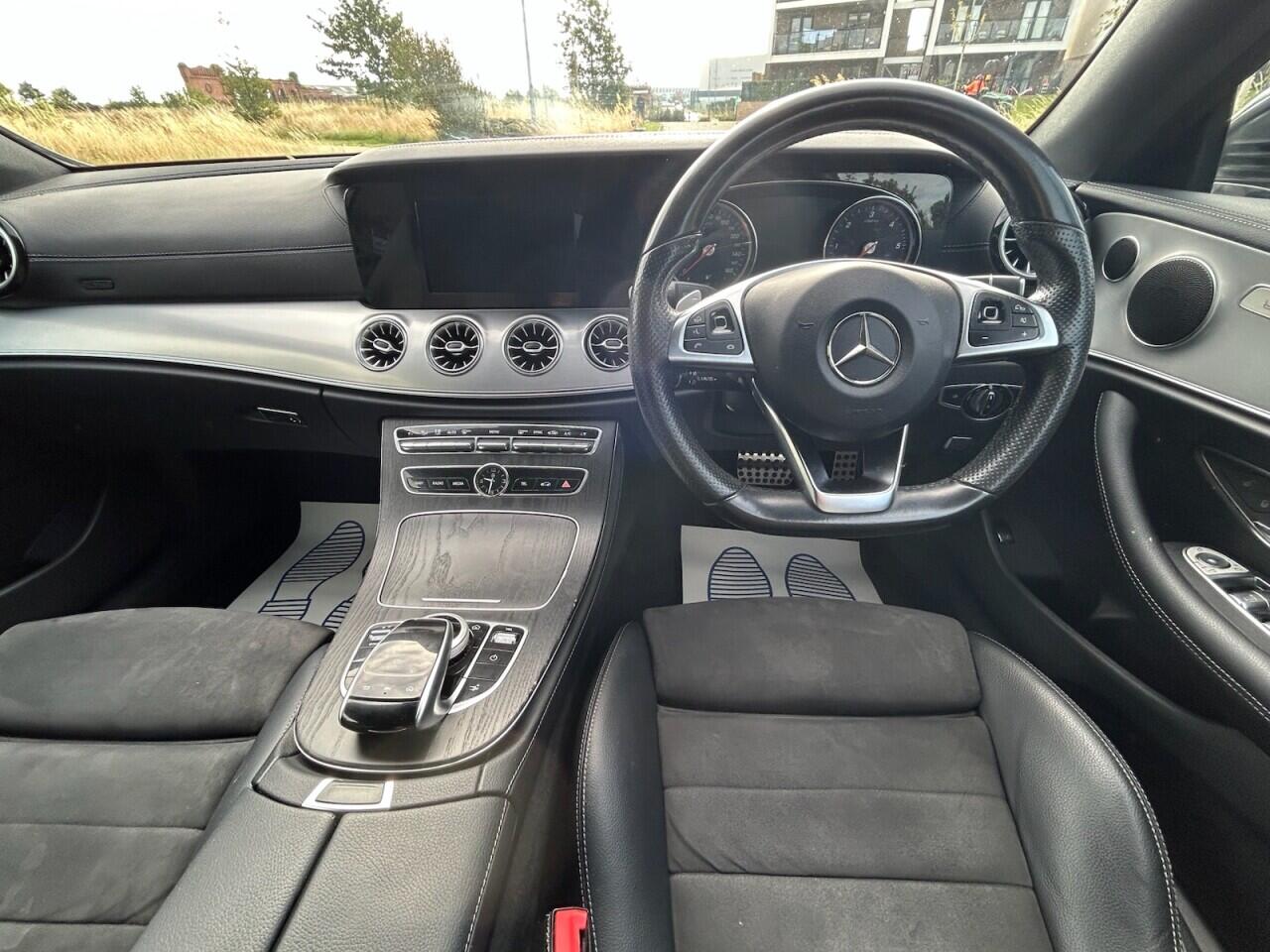 Mercedes-Benz E-Class view 23