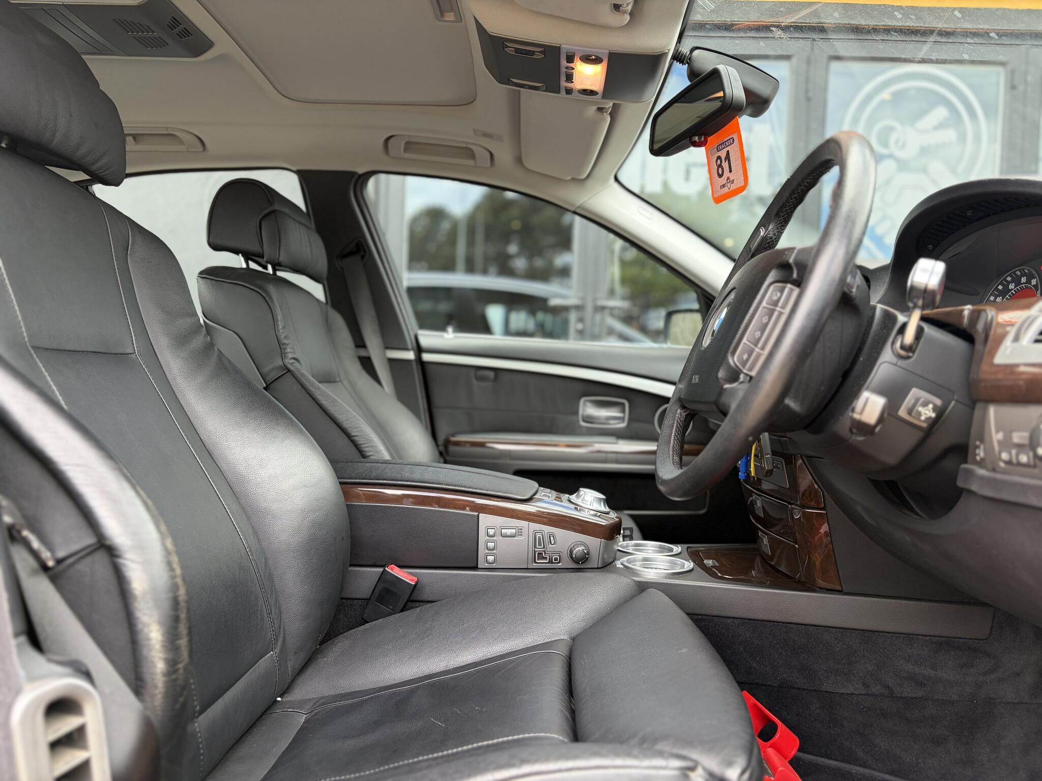 BMW 7 Series view 12