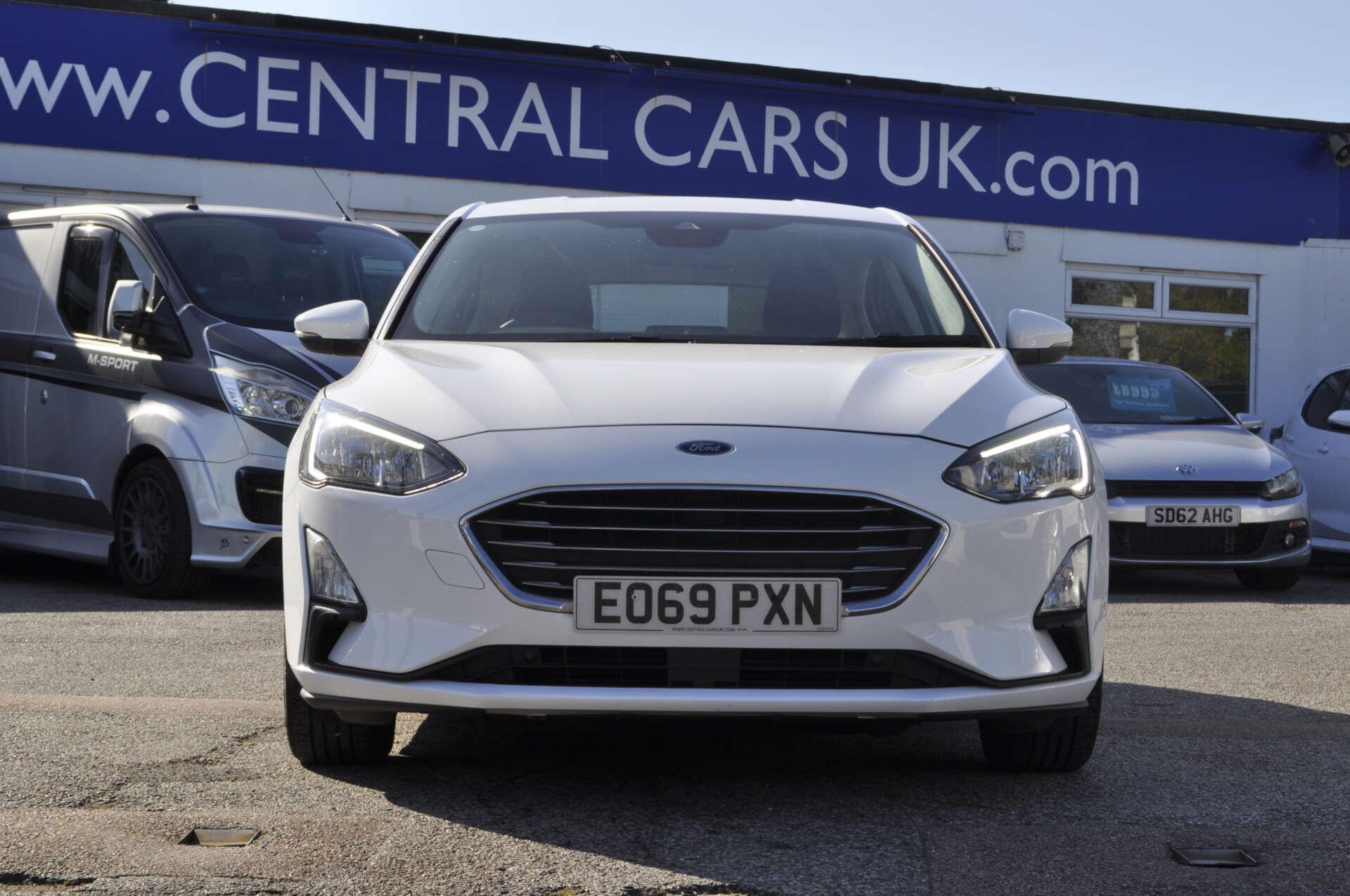 Ford Focus view 3