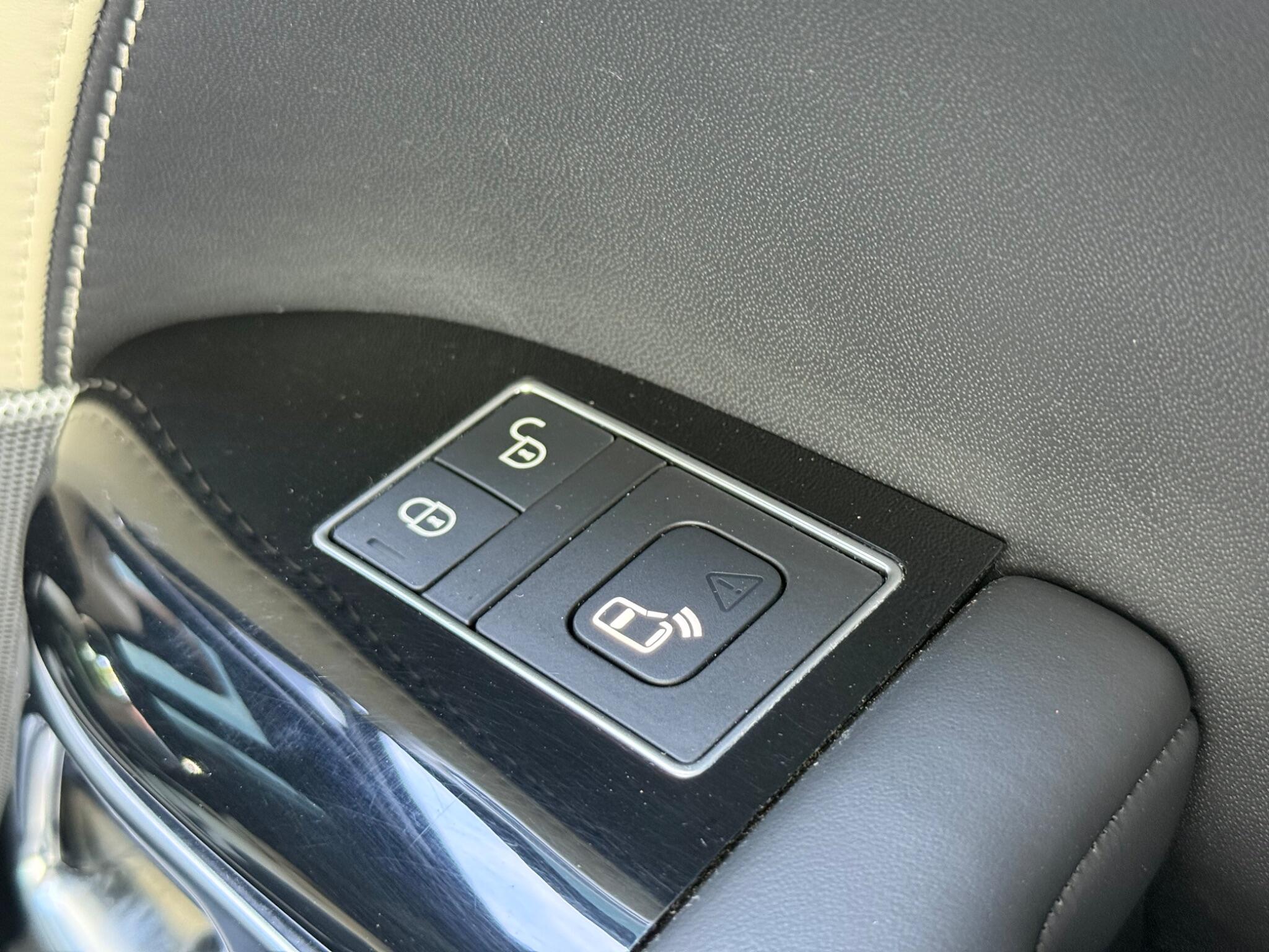 Land Rover Range Rover Sport view 14