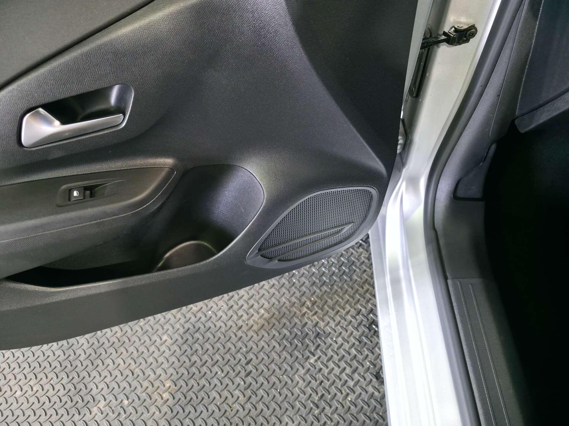 Vauxhall Corsa view 52