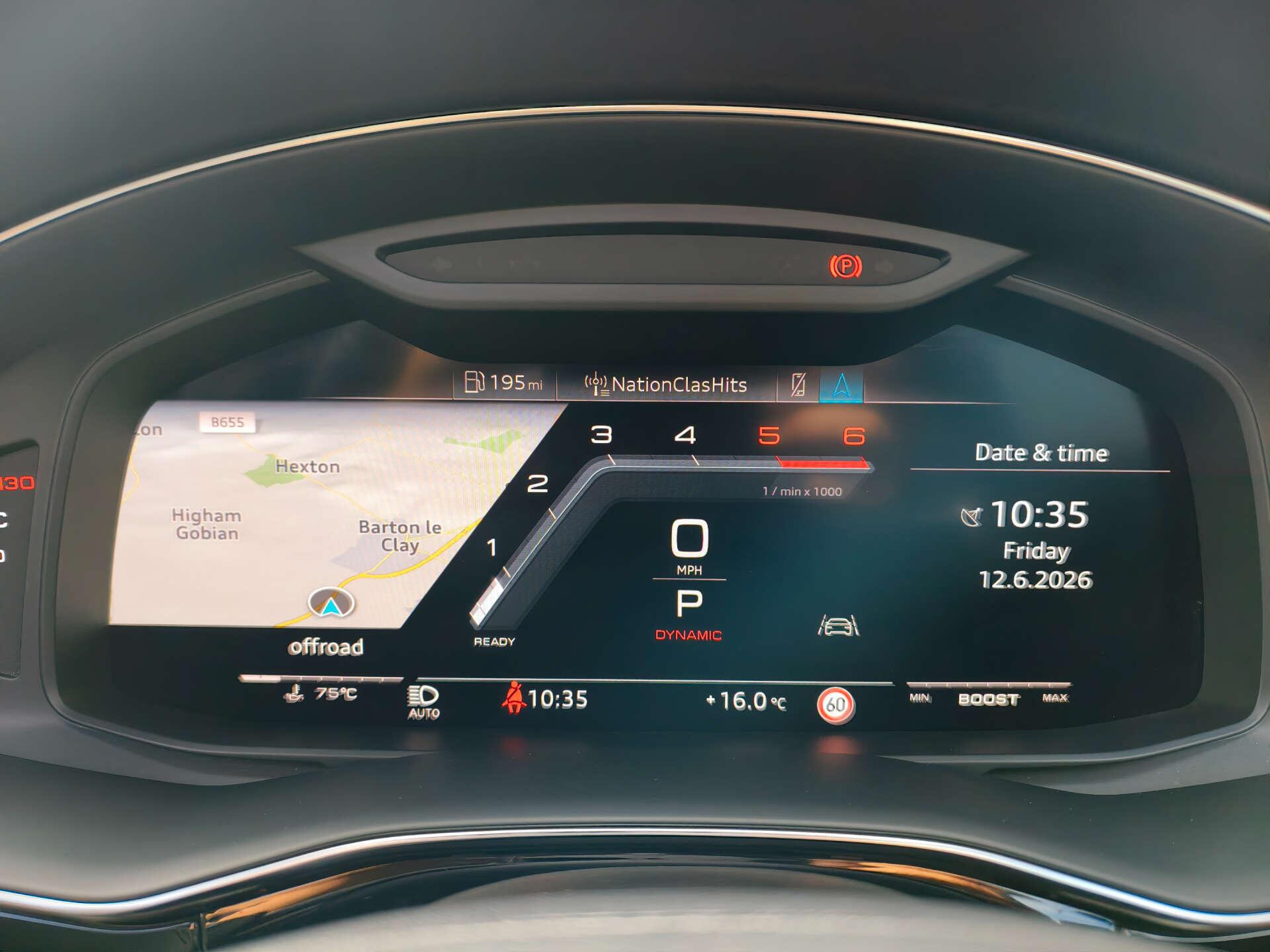 Audi SQ7 view 37