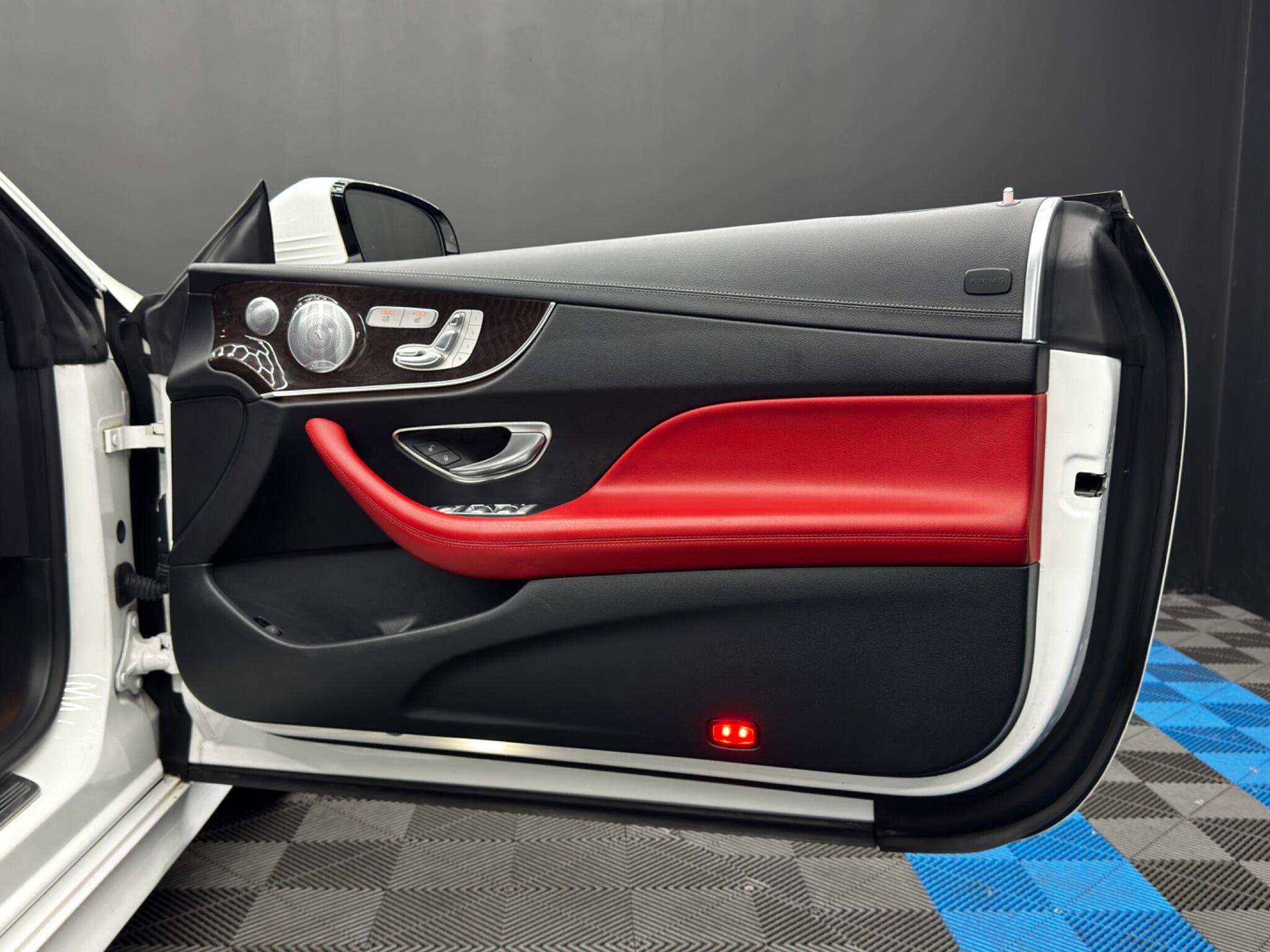 Mercedes-Benz E-Class view 43
