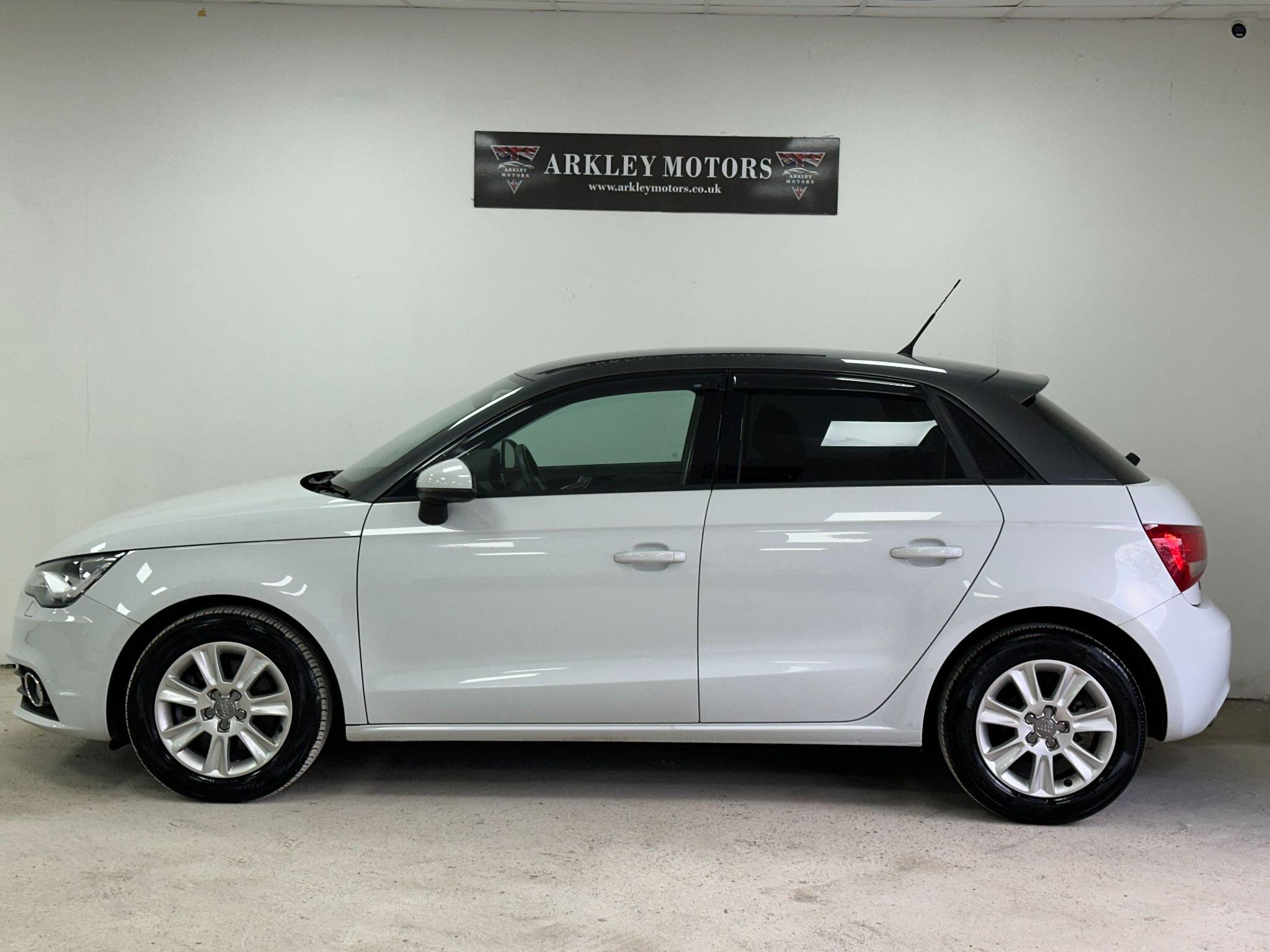 2014 Audi A1 image 9