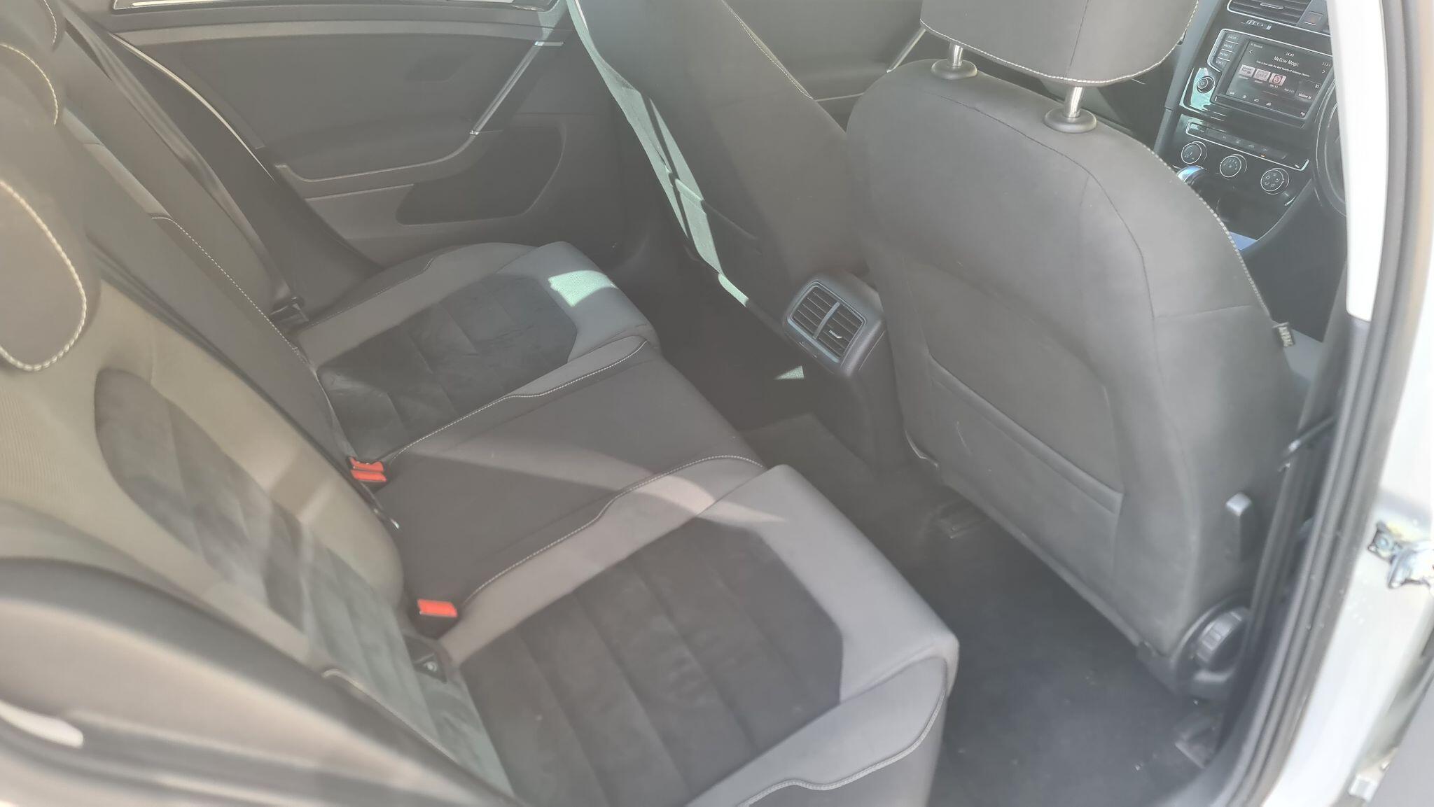 Volkswagen Golf view 20