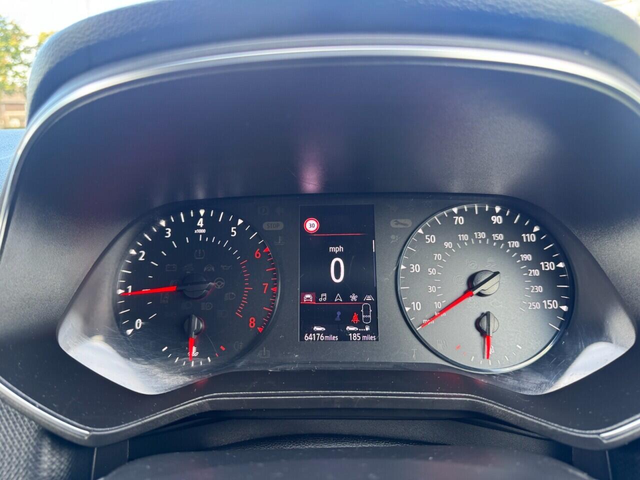 Renault Clio view 32