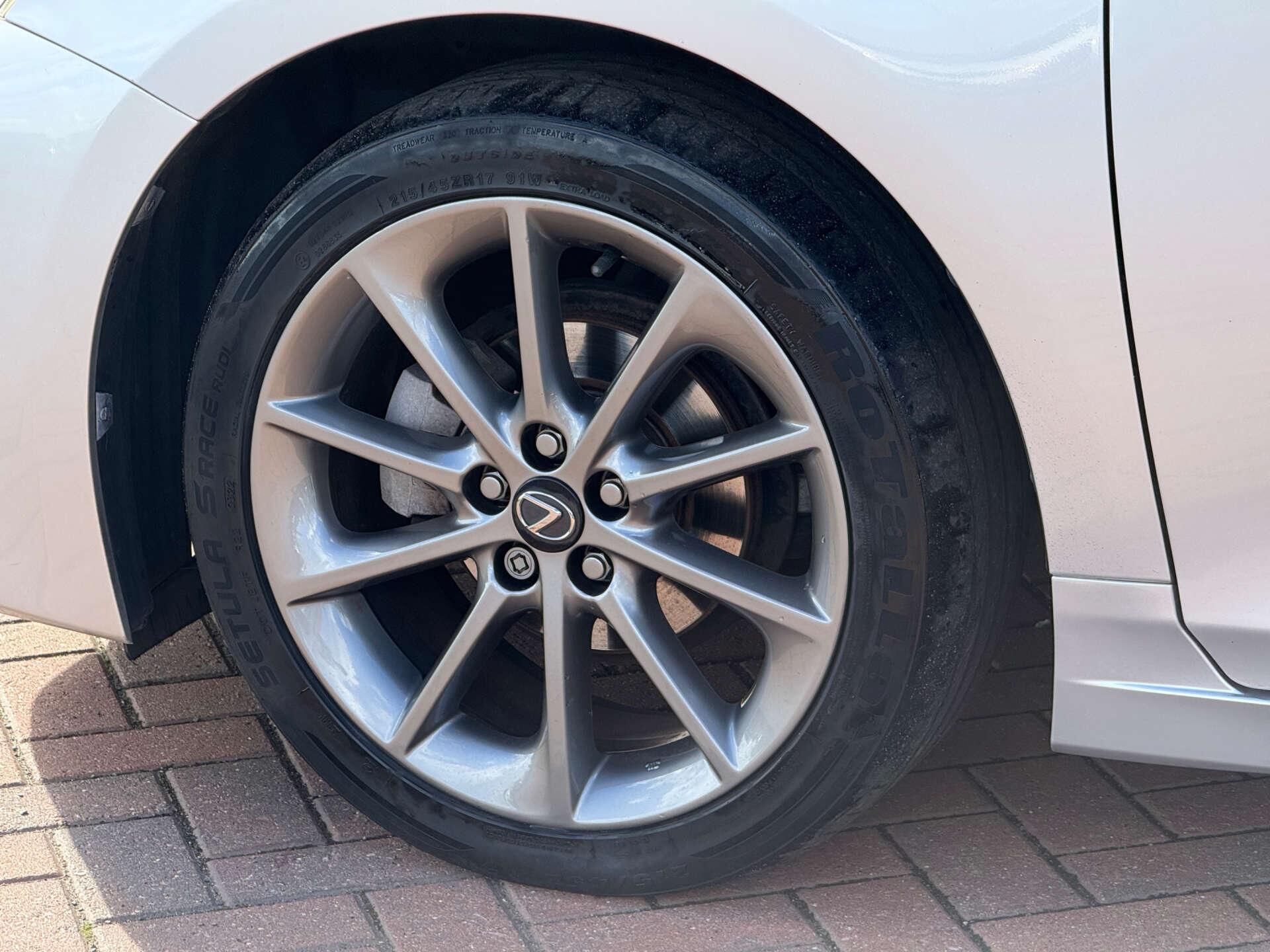 Lexus CT view 9