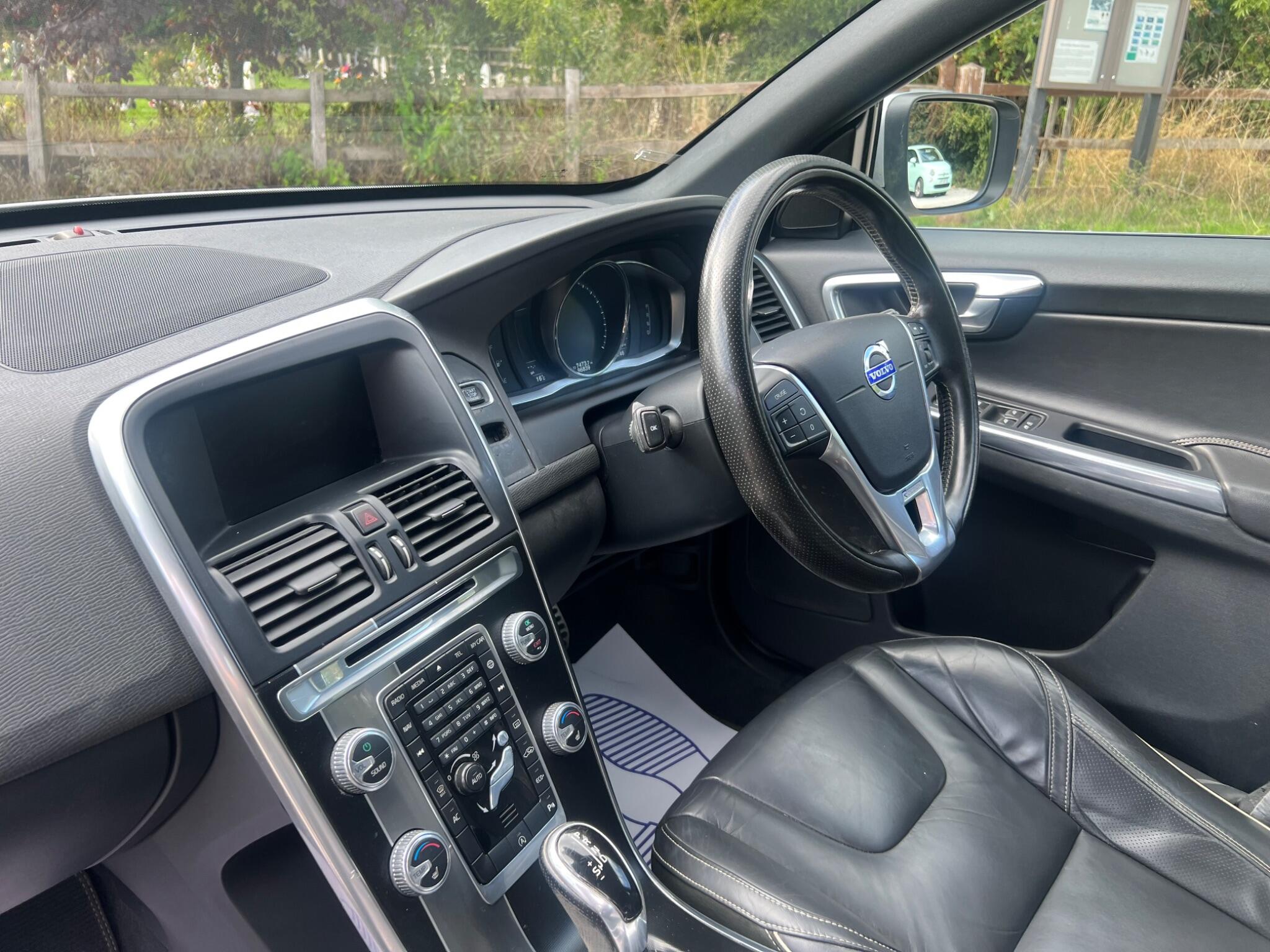 Volvo XC60 view 12