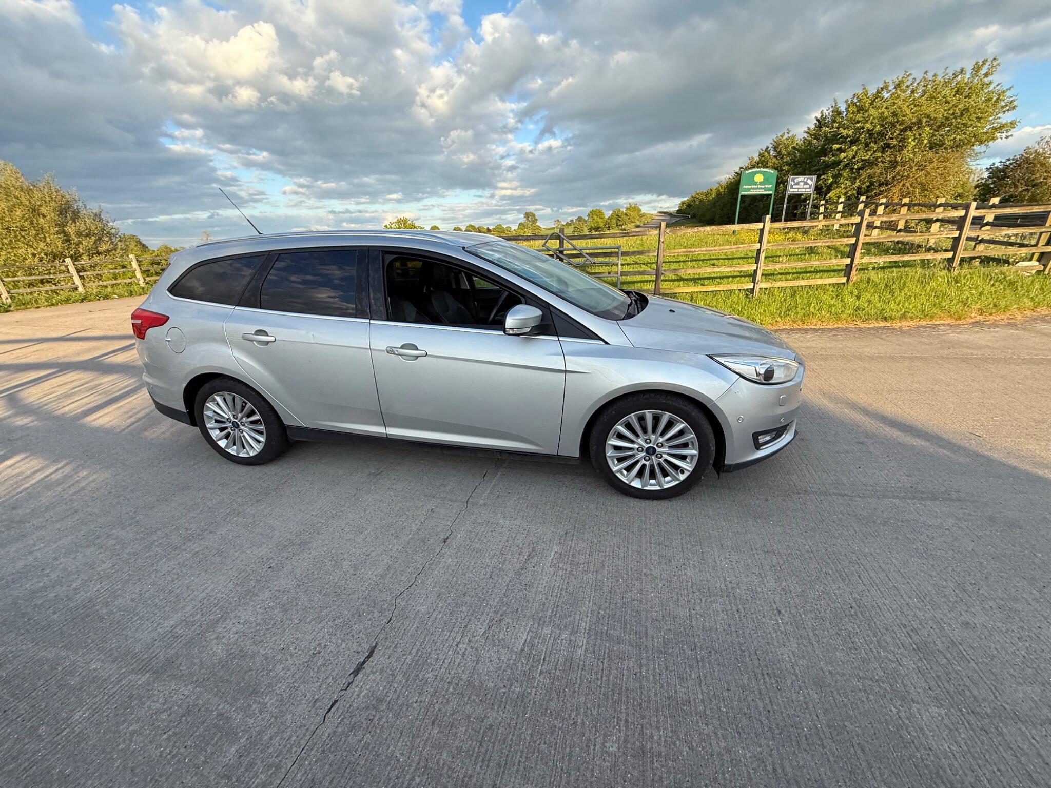 Ford Focus 1.5T EcoBoost Titanium X Euro 6 (s/s) 5dr — photo 29 of 126