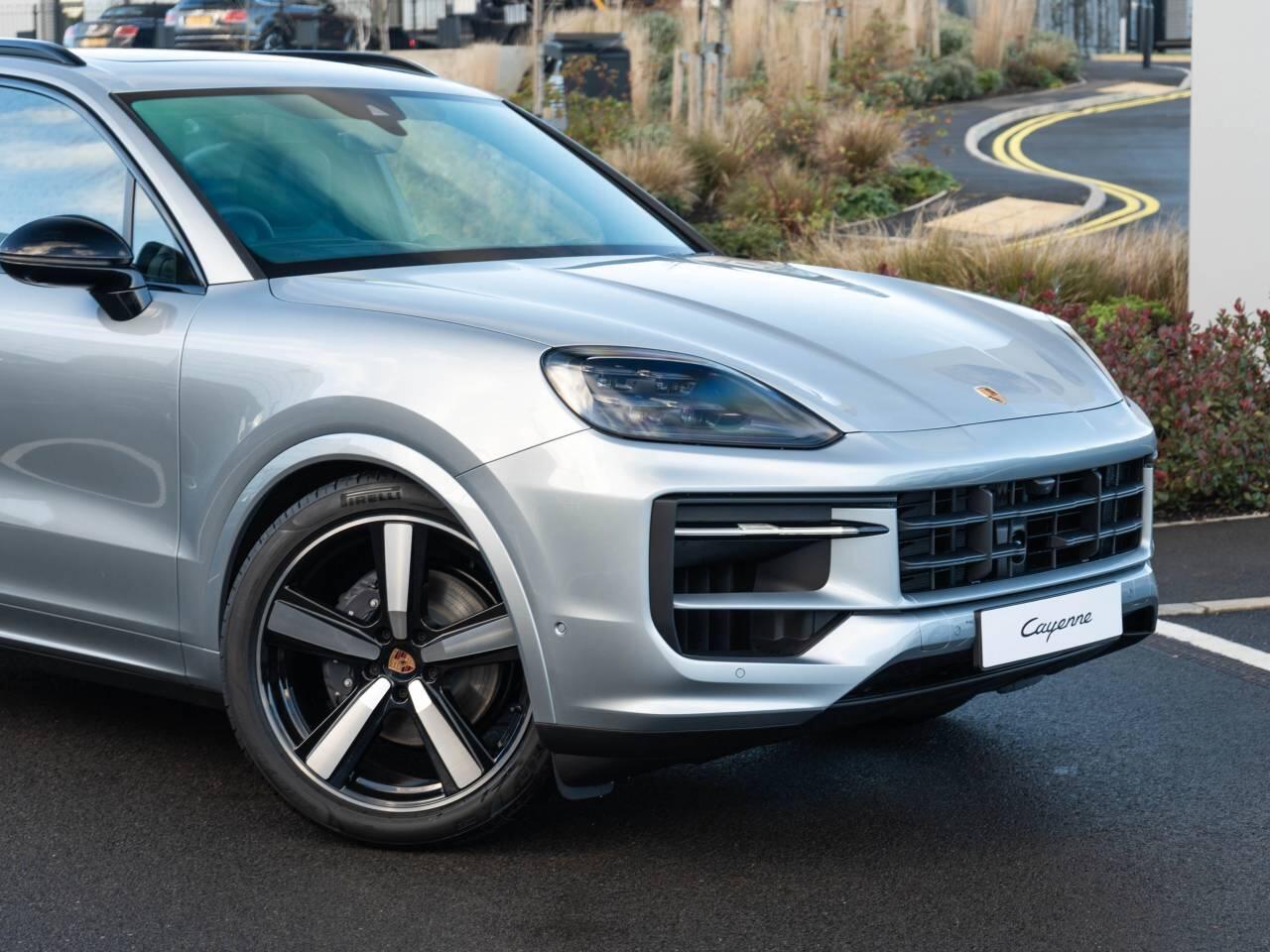 Porsche Cayenne view 15