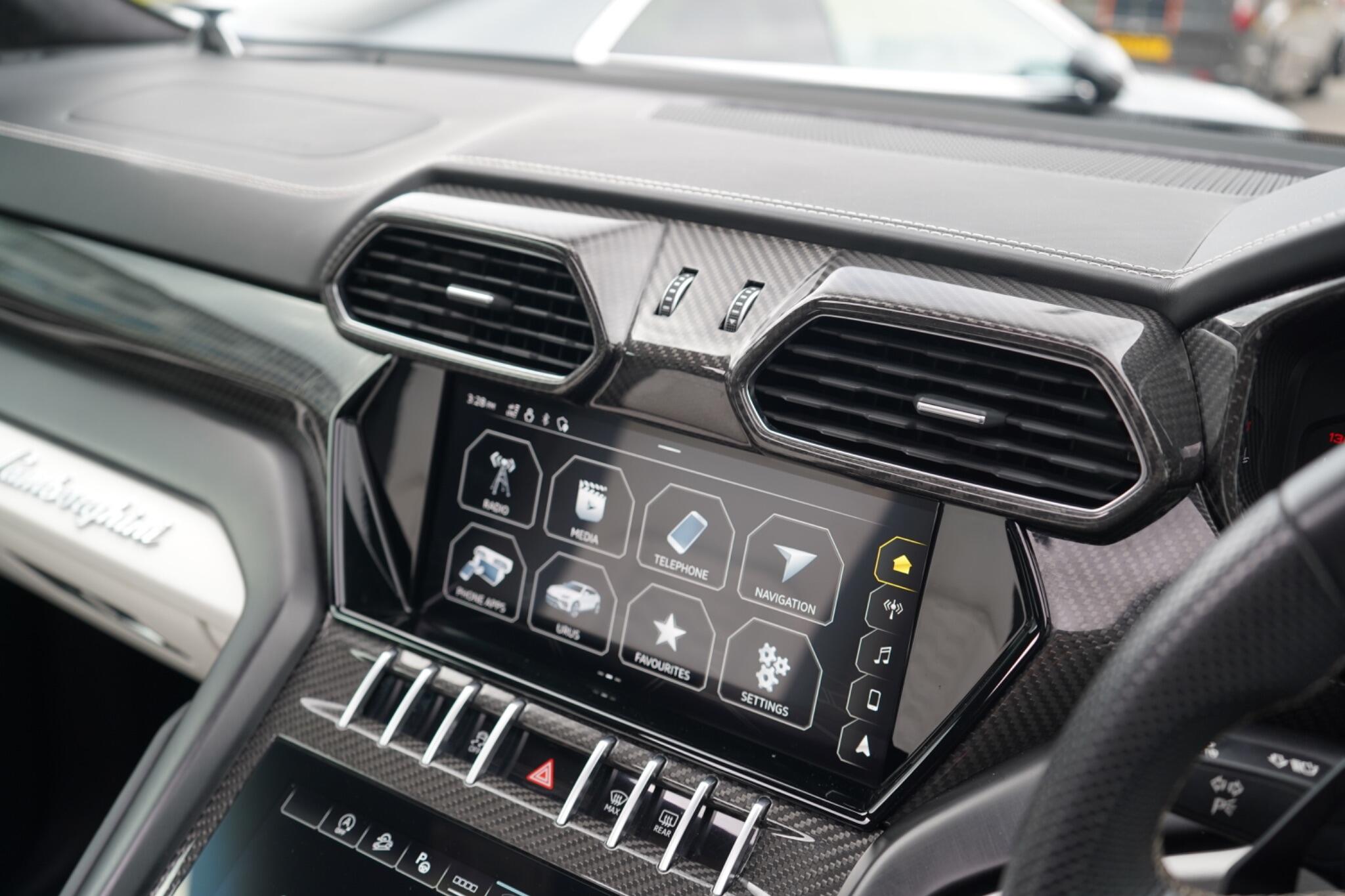 Lamborghini Urus view 38