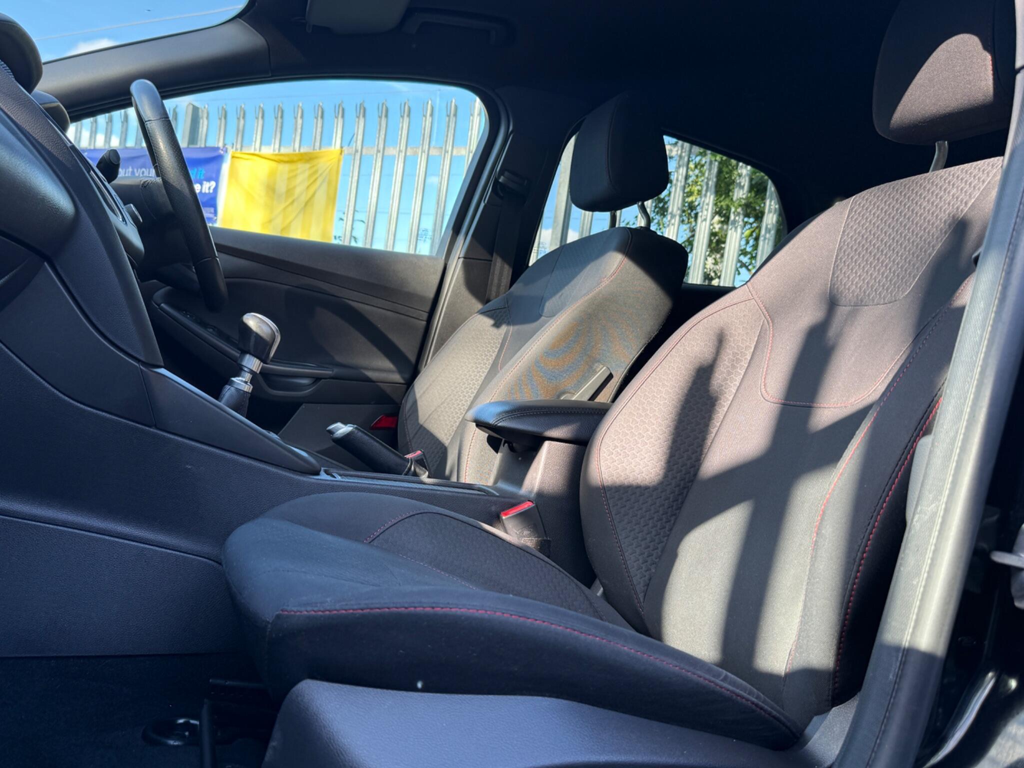 2018 Ford Focus image 43