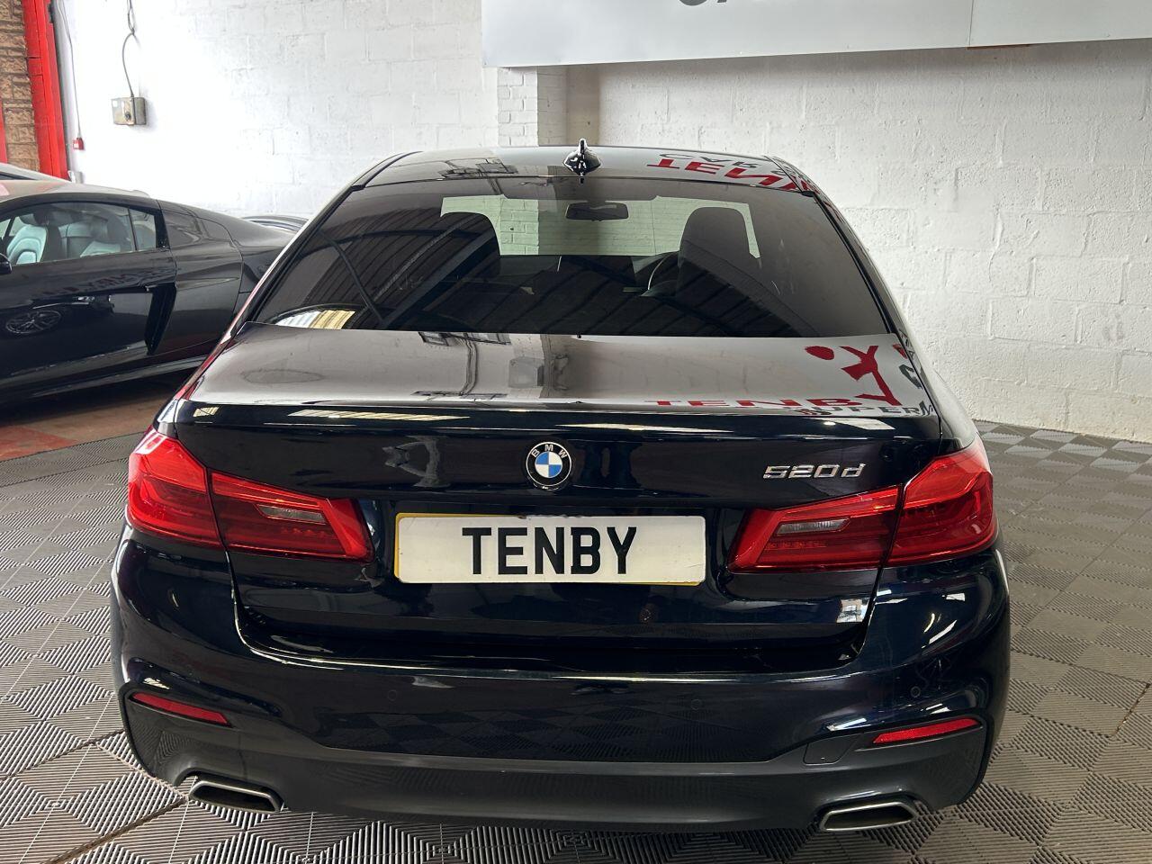 BMW 5 Series view 8