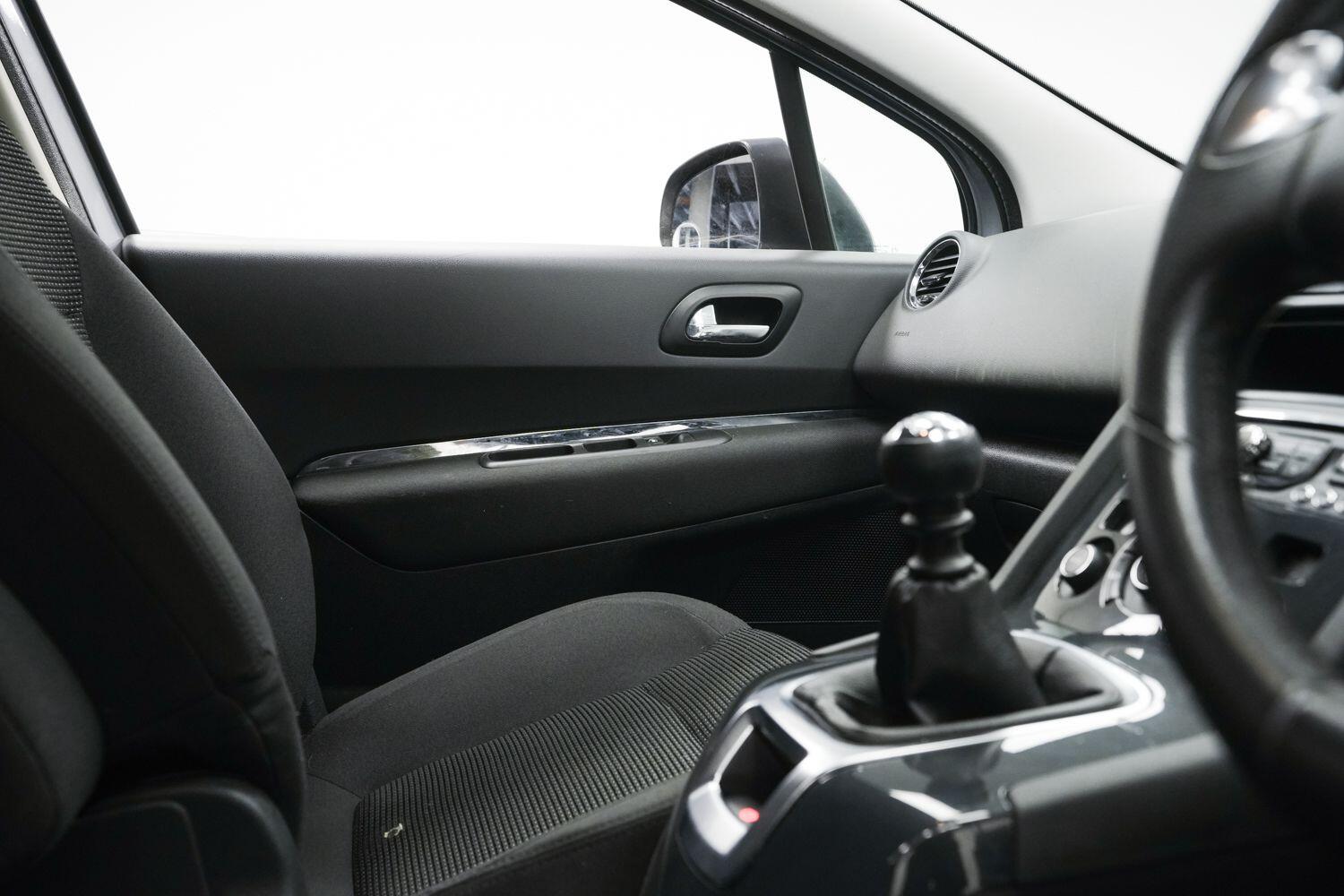 Peugeot 5008 view 15