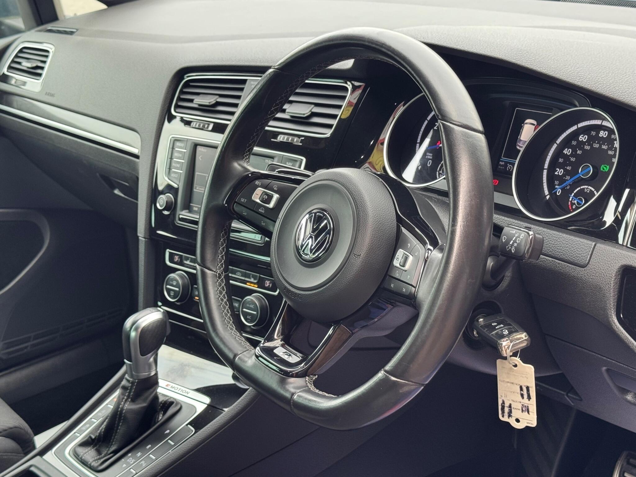 Volkswagen Golf view 16