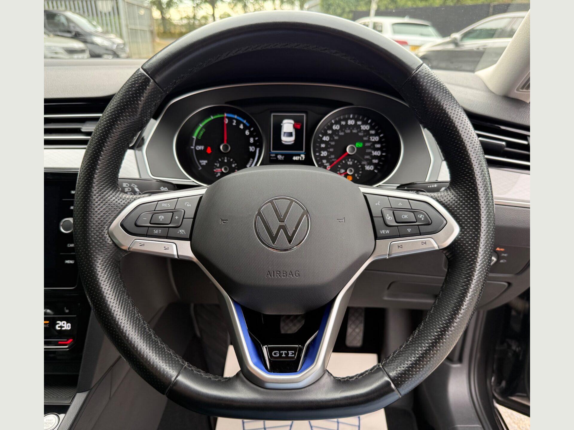 Volkswagen Passat view 7