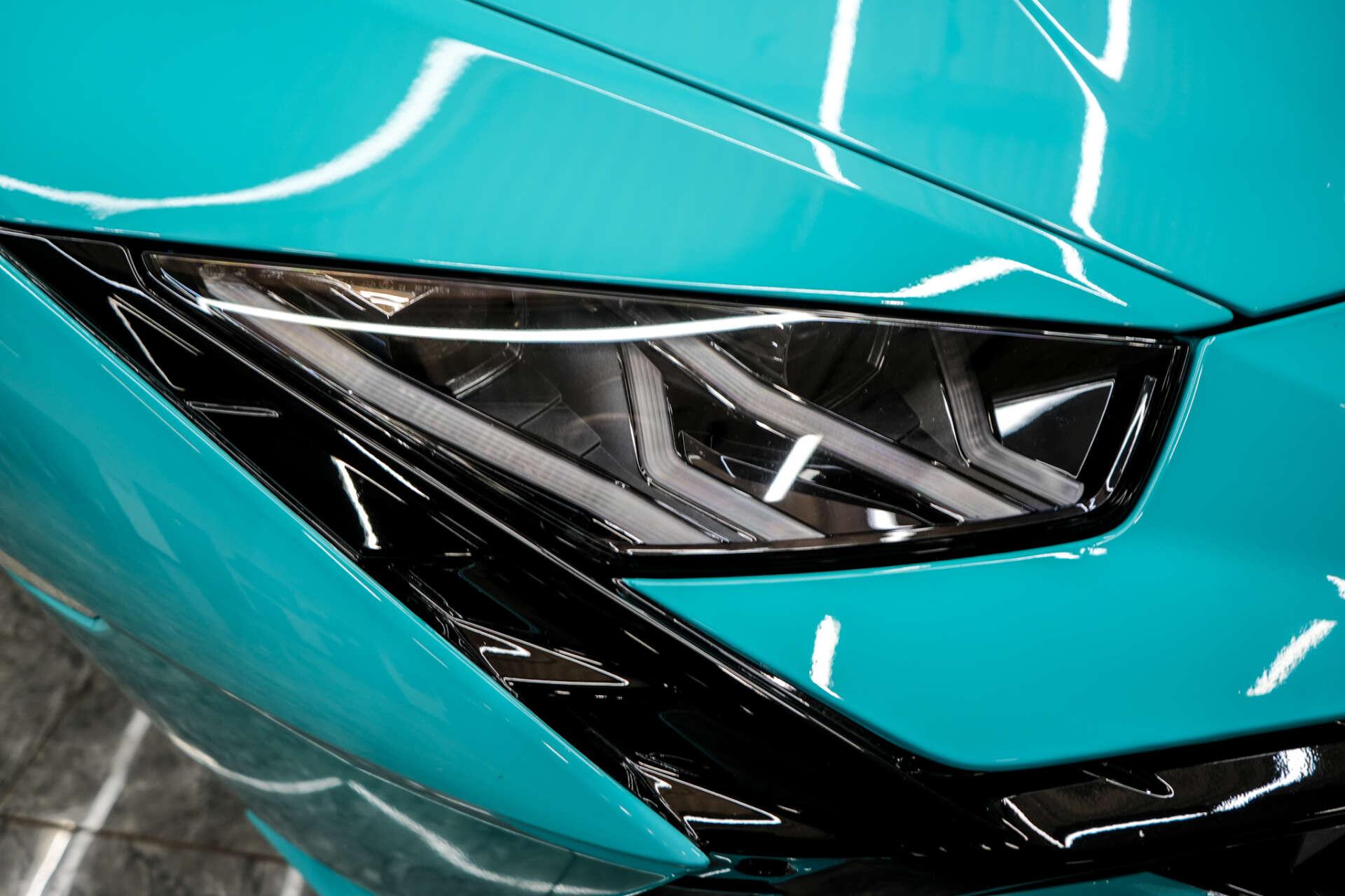 Lamborghini Huracan view 8