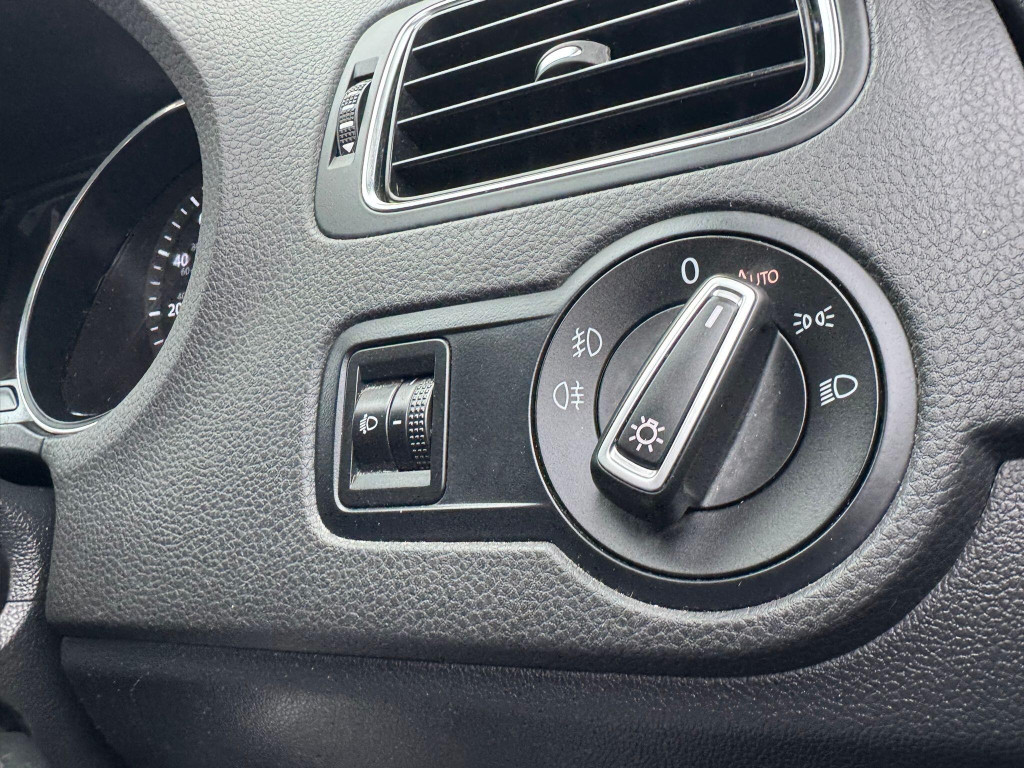 Volkswagen Polo view 50