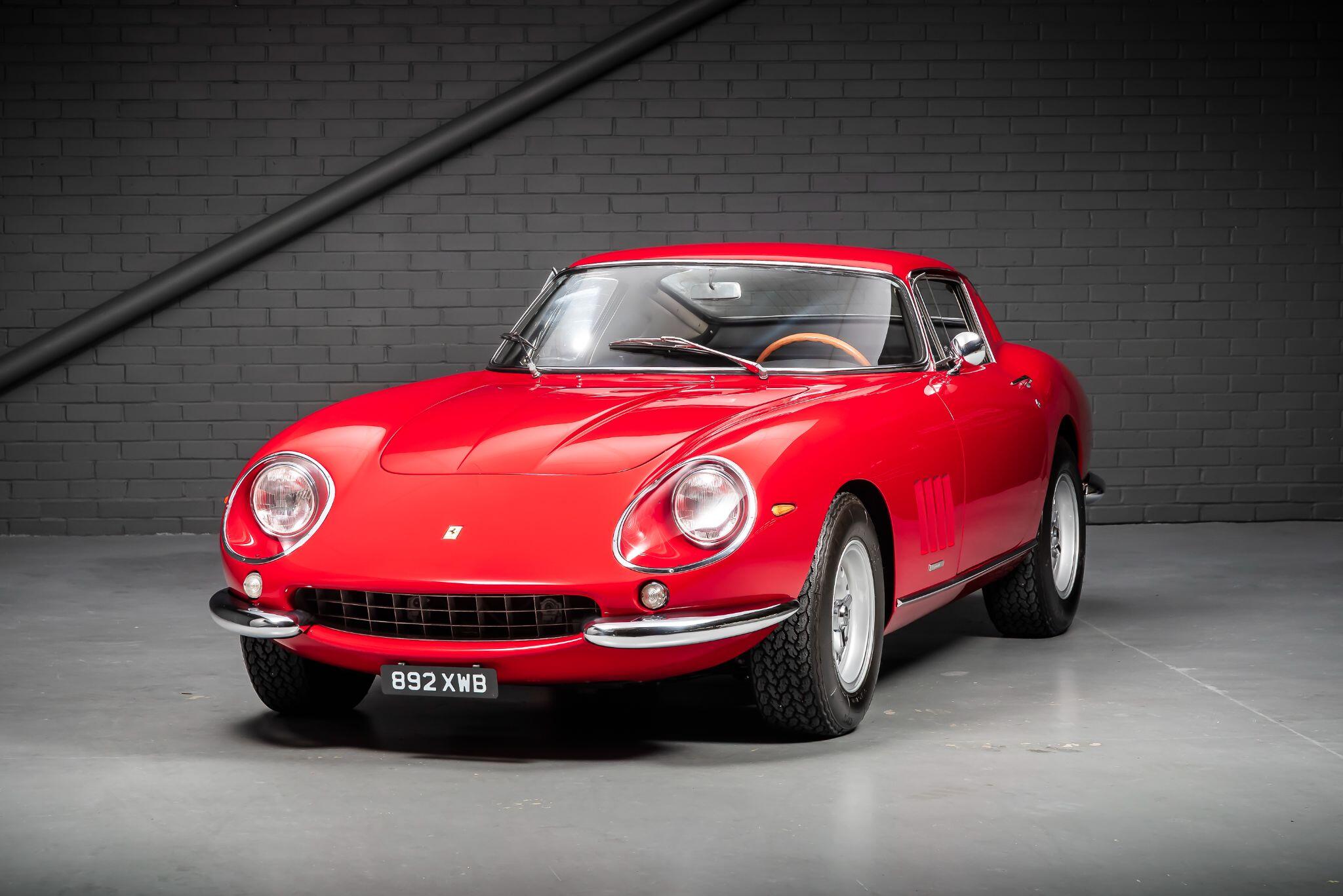 Ferrari 275 view 15