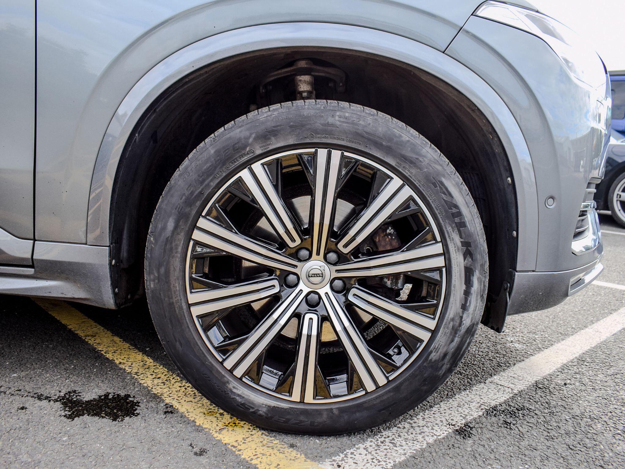 Volvo XC90 view 7