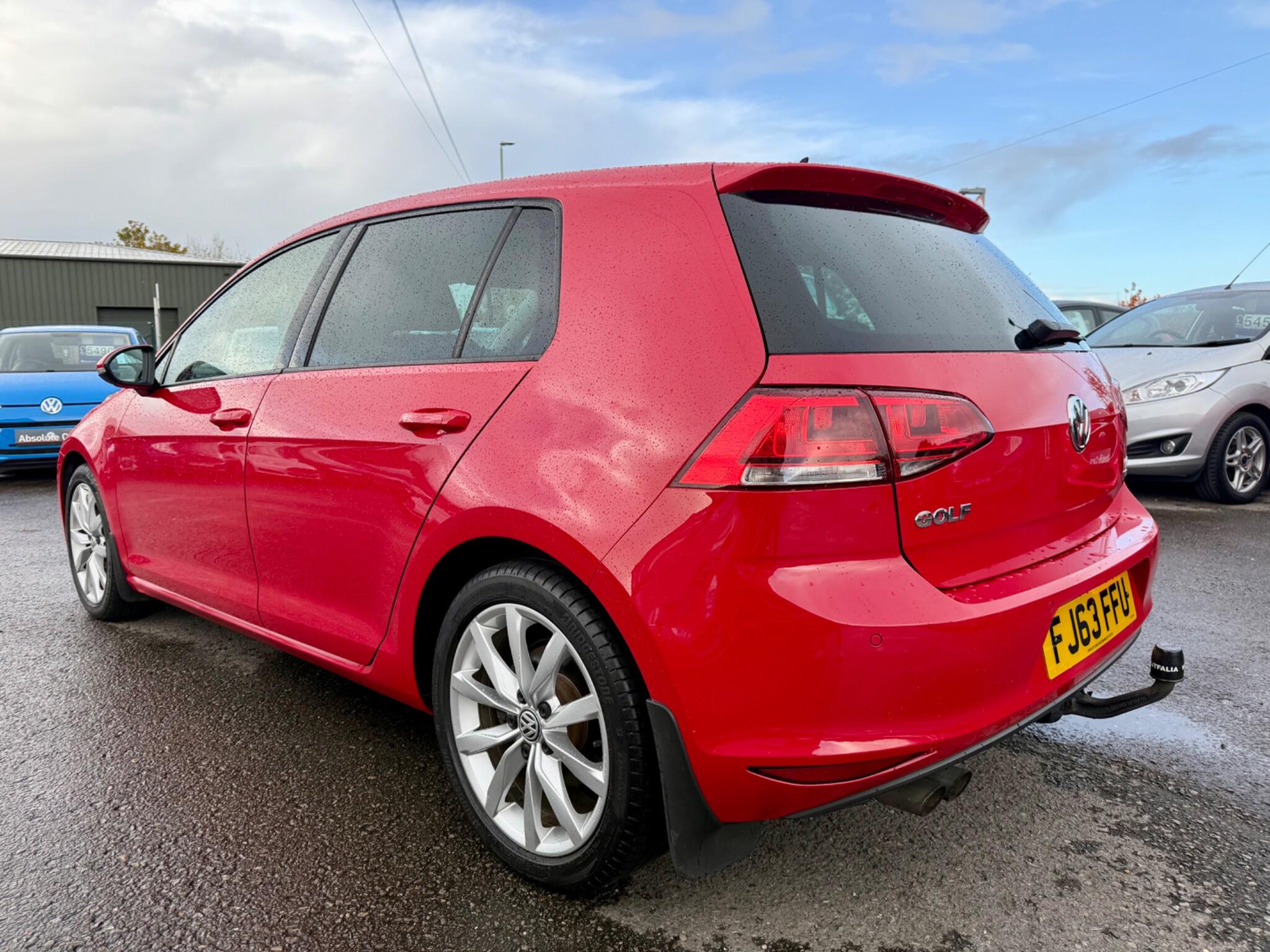 2013 Volkswagen Golf image 3