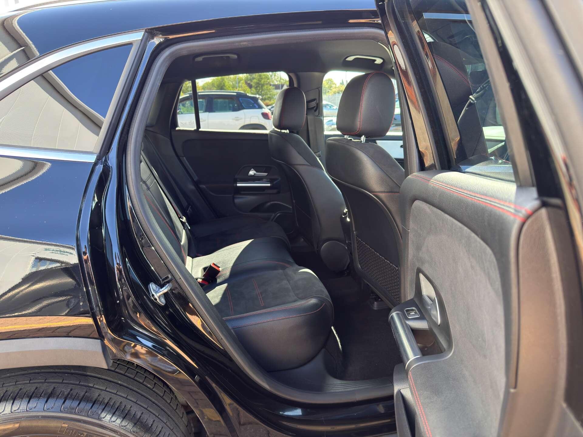 Mercedes-Benz EQA view 36