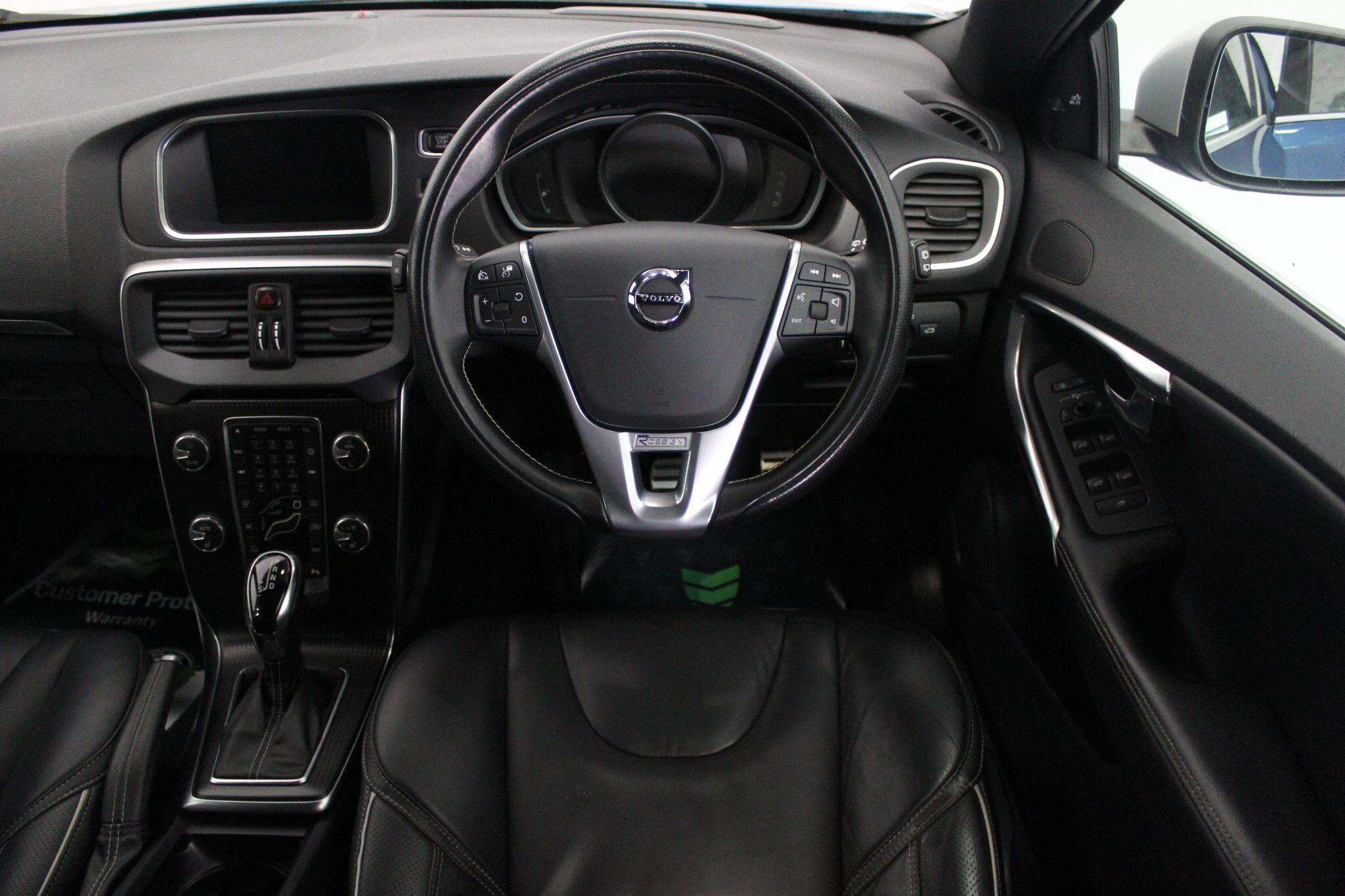 Volvo V40 view 43
