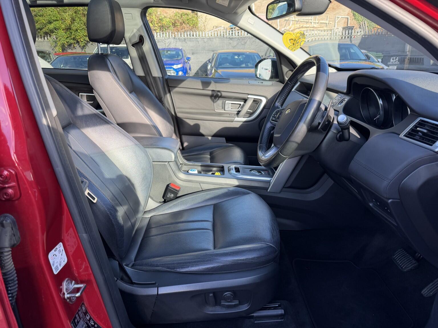 Land Rover Discovery Sport view 22