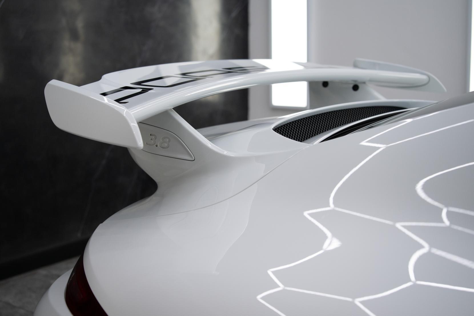 Porsche 911 view 30
