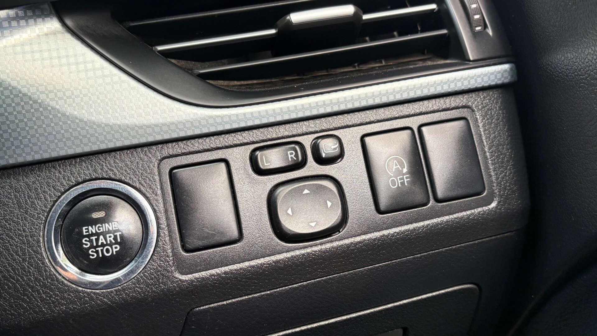 Toyota Avensis view 22