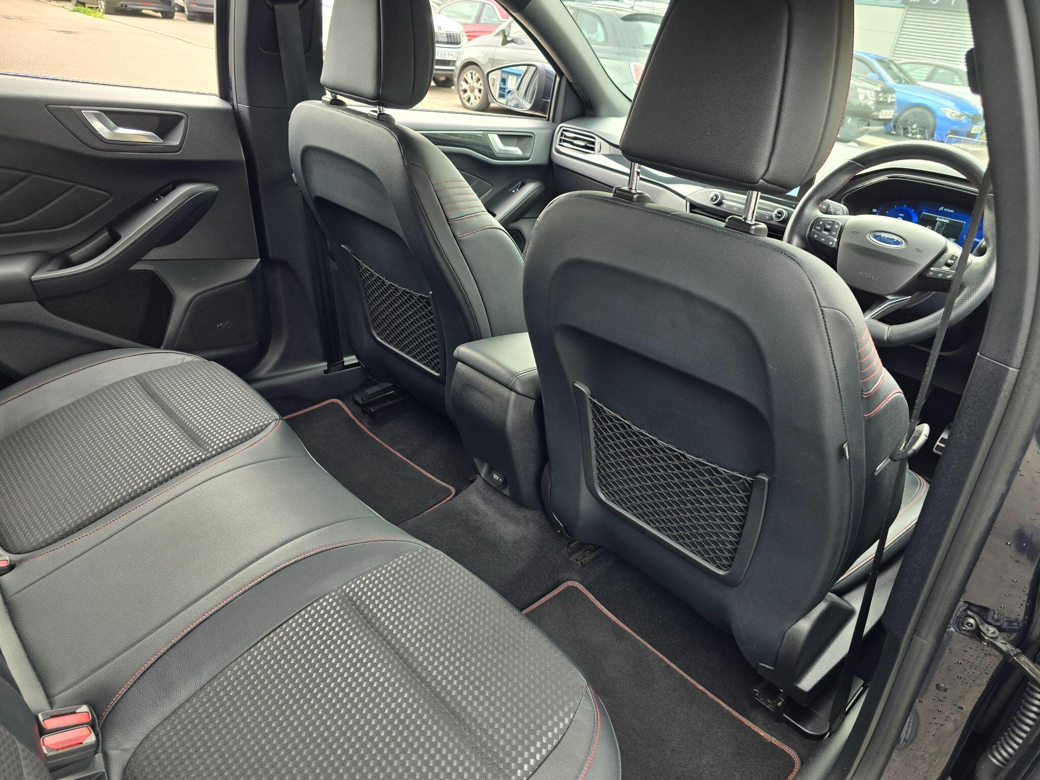 Ford Focus view 54