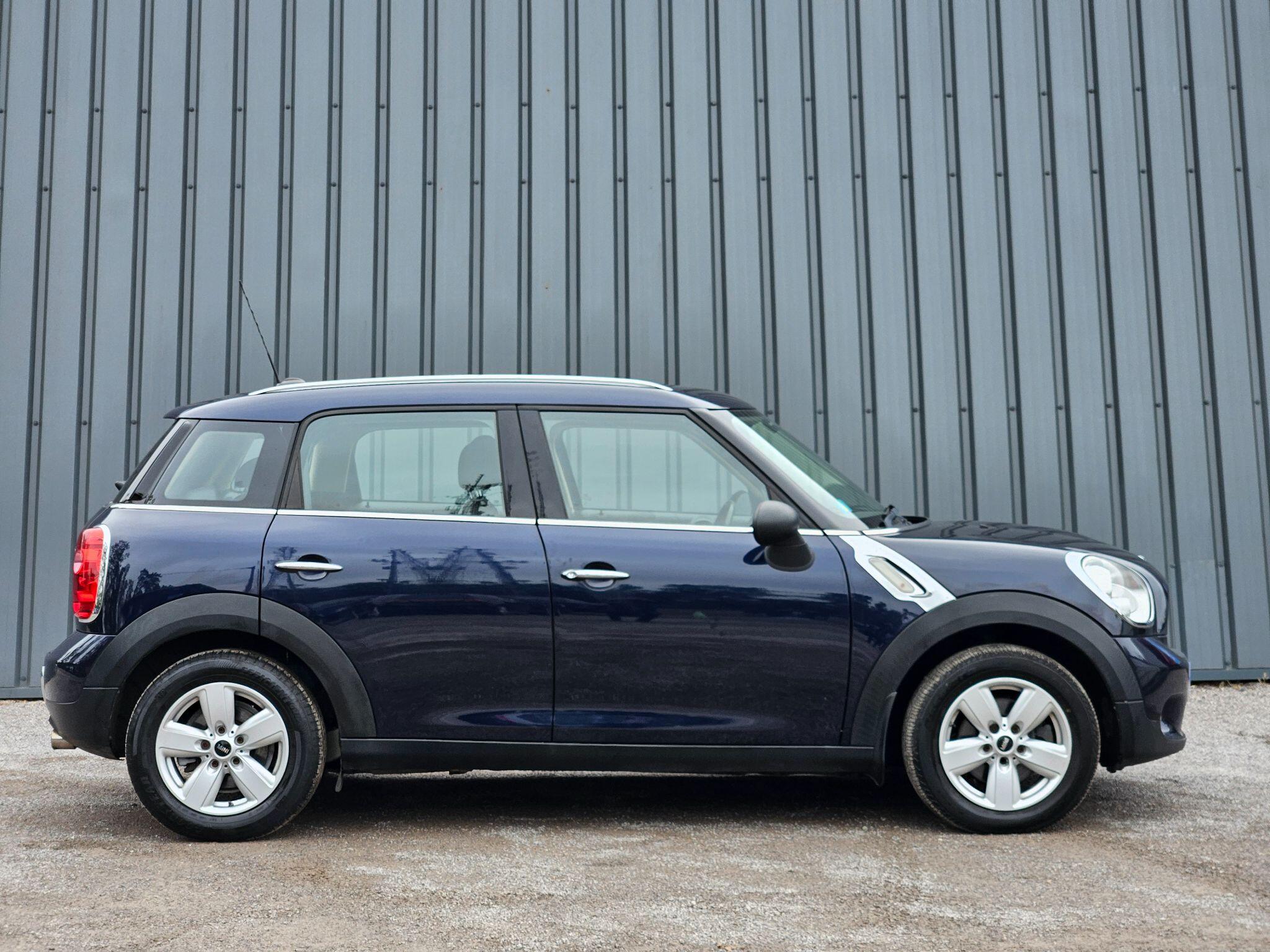 2016 MINI Countryman image 4