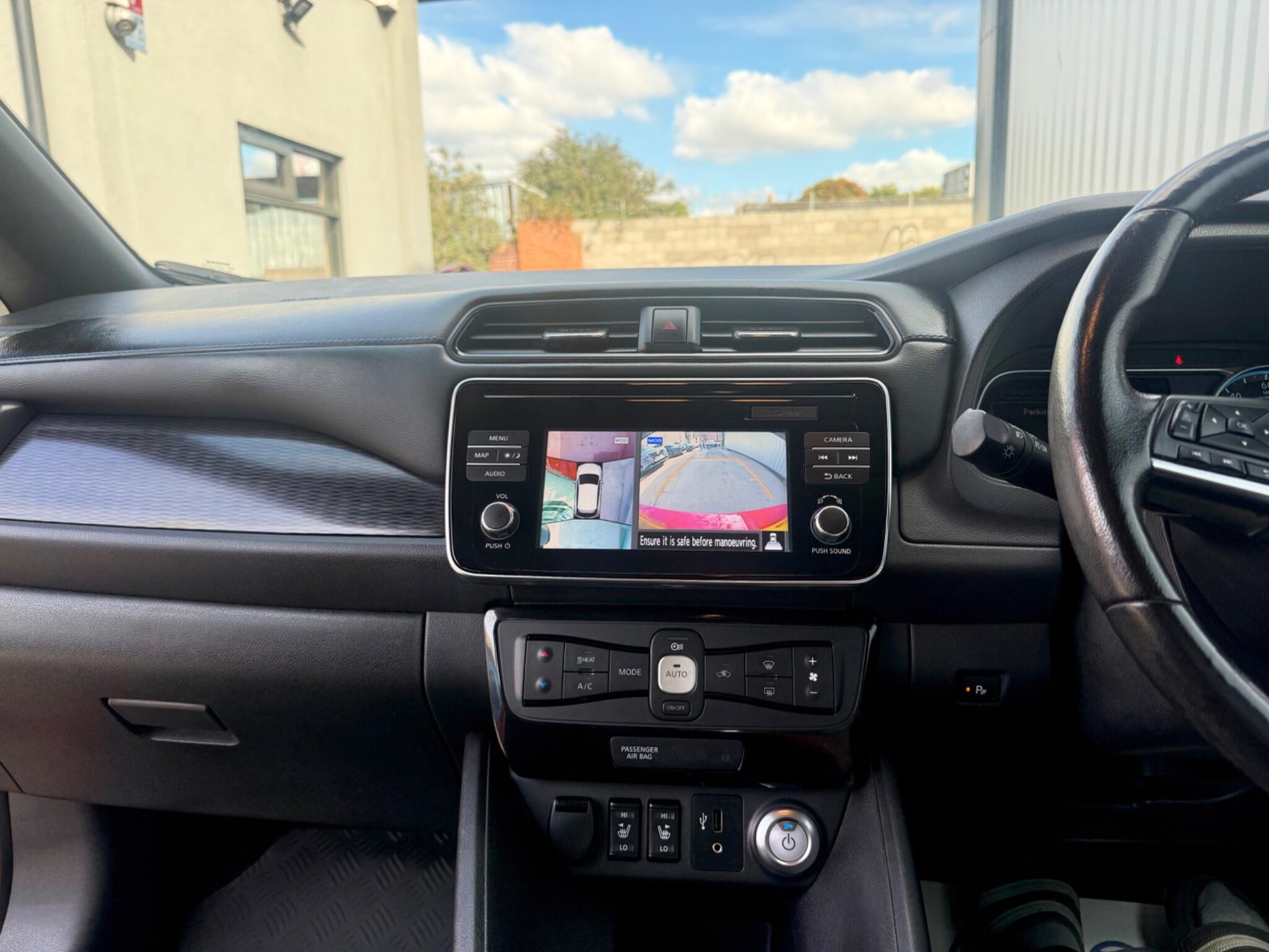 Nissan Leaf view 22
