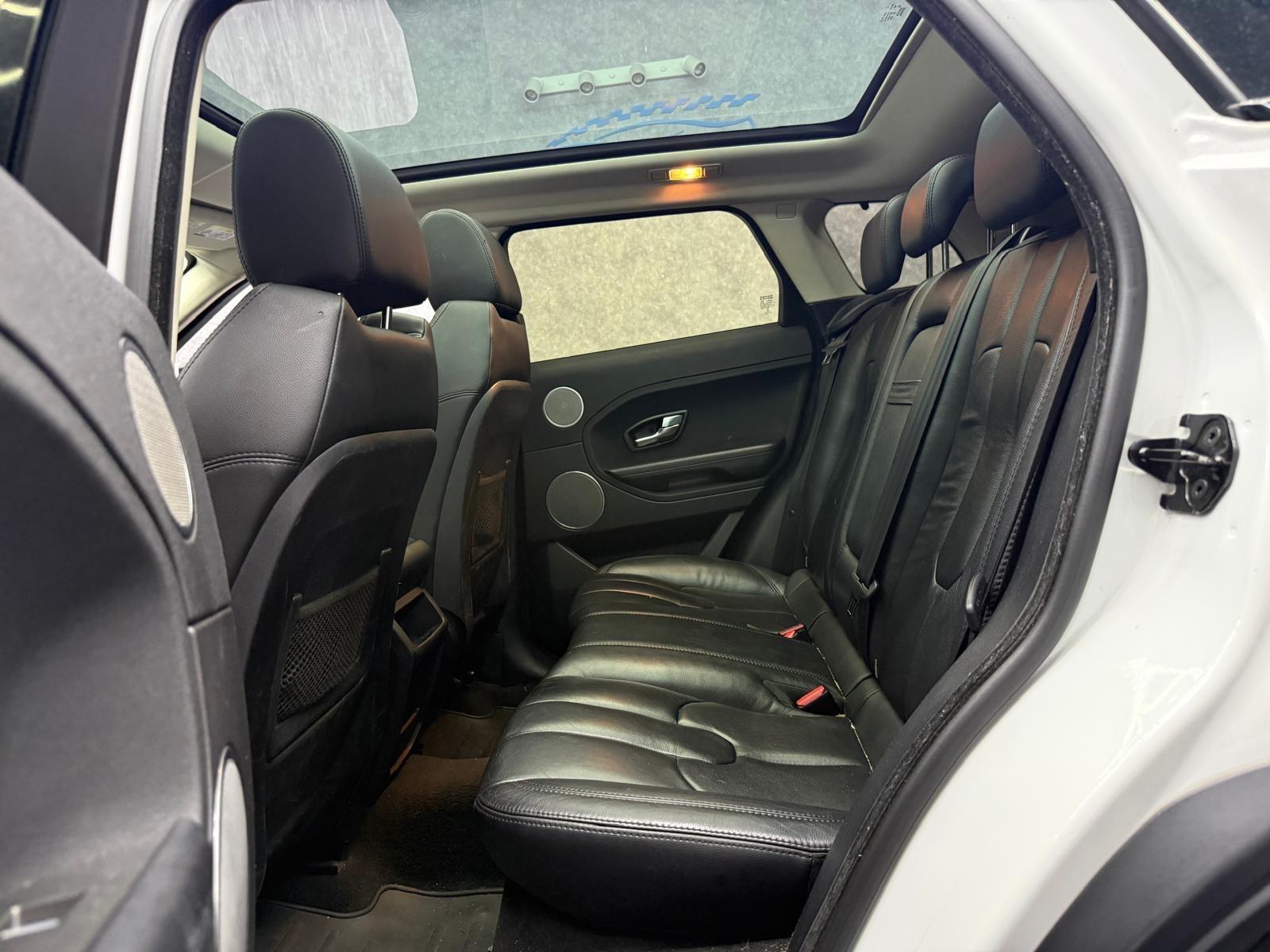 Land Rover Range Rover Evoque view 3