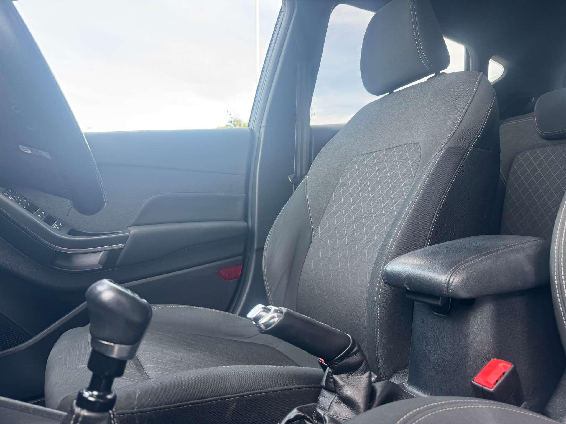 Ford Fiesta view 28