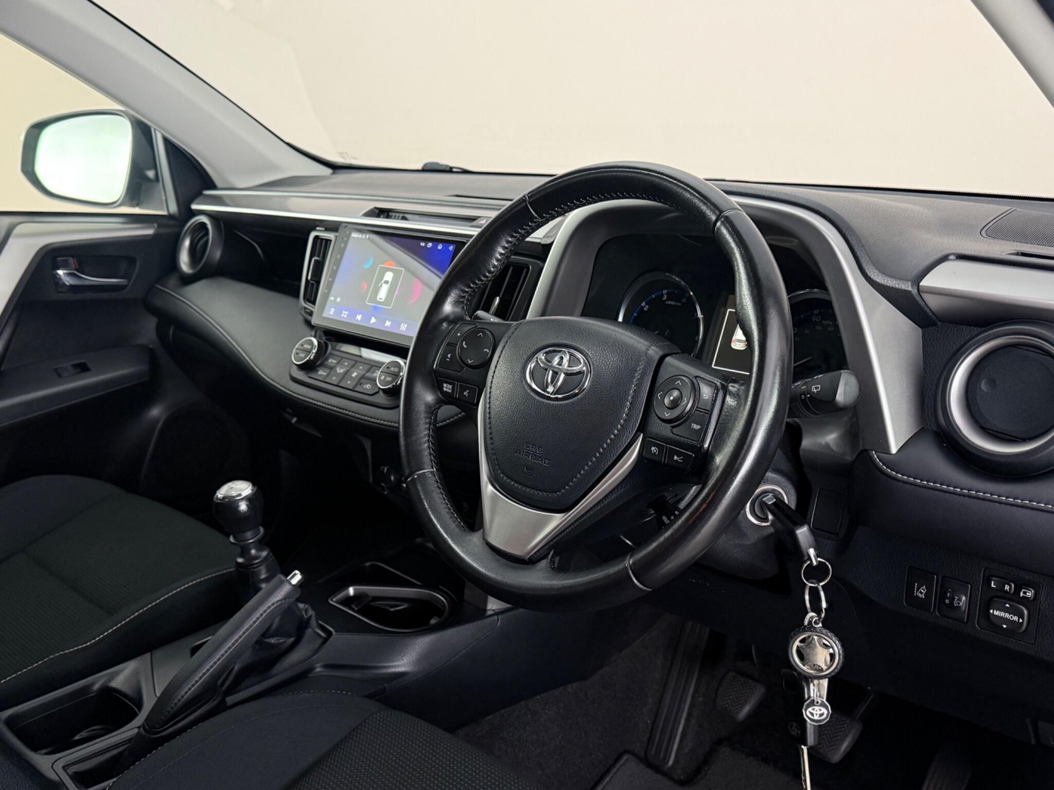 Toyota Rav4 view 3