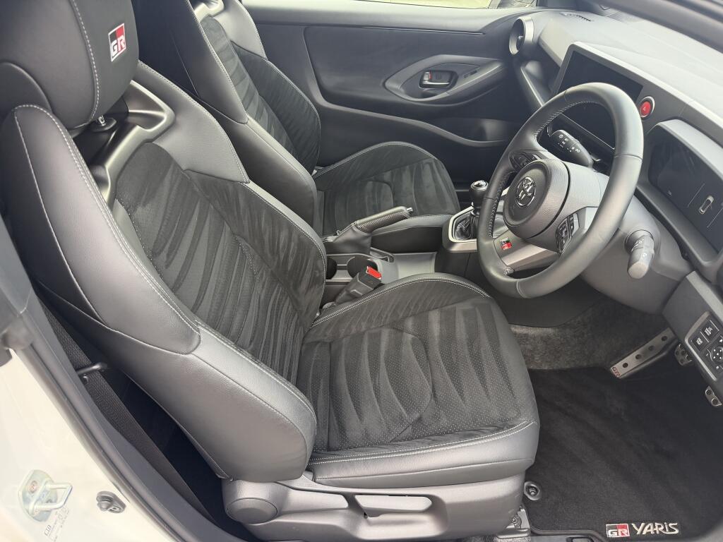 Toyota Yaris view 8