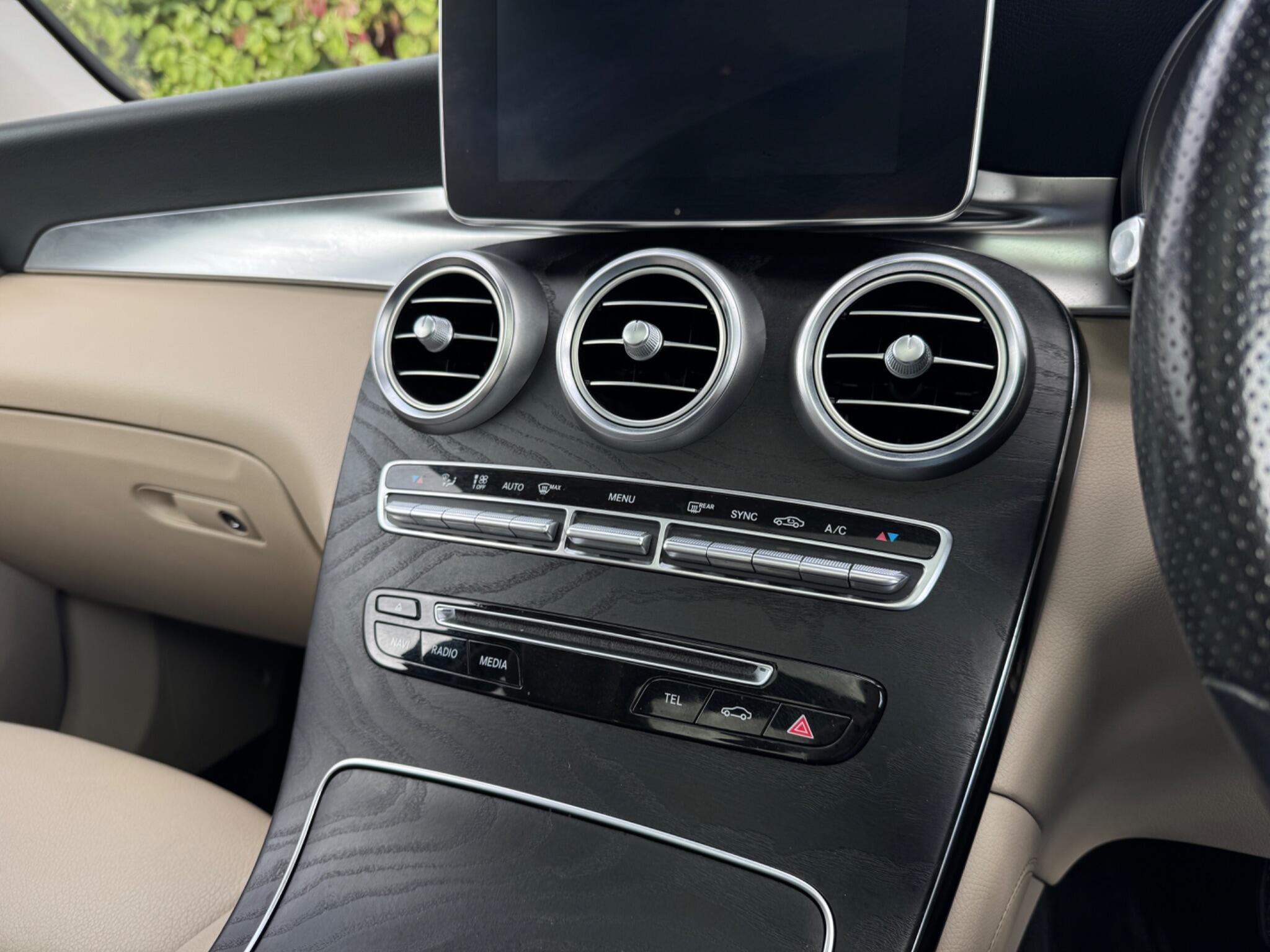 Mercedes-Benz GLC view 40