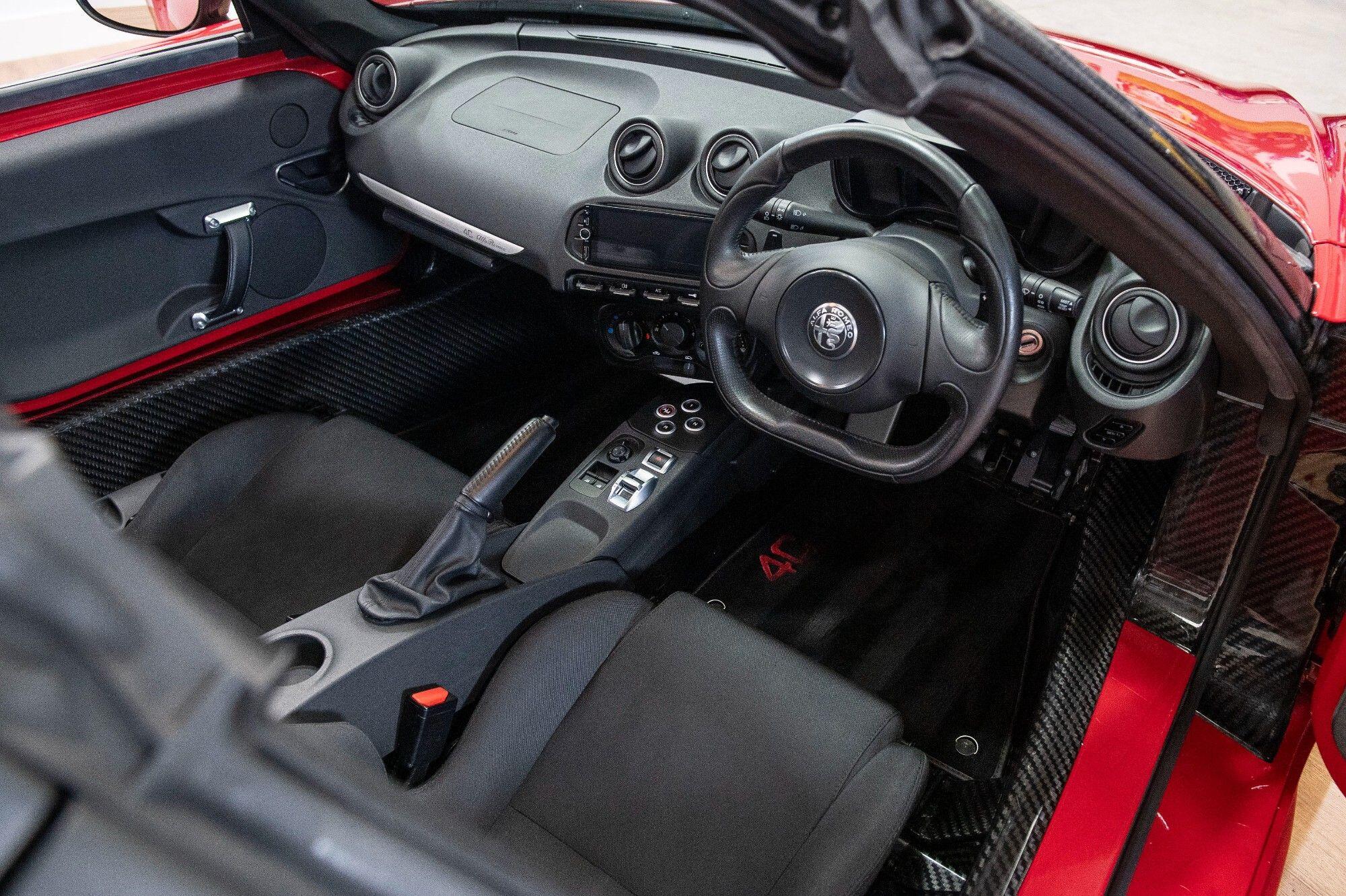 Alfa Romeo 4C view 12