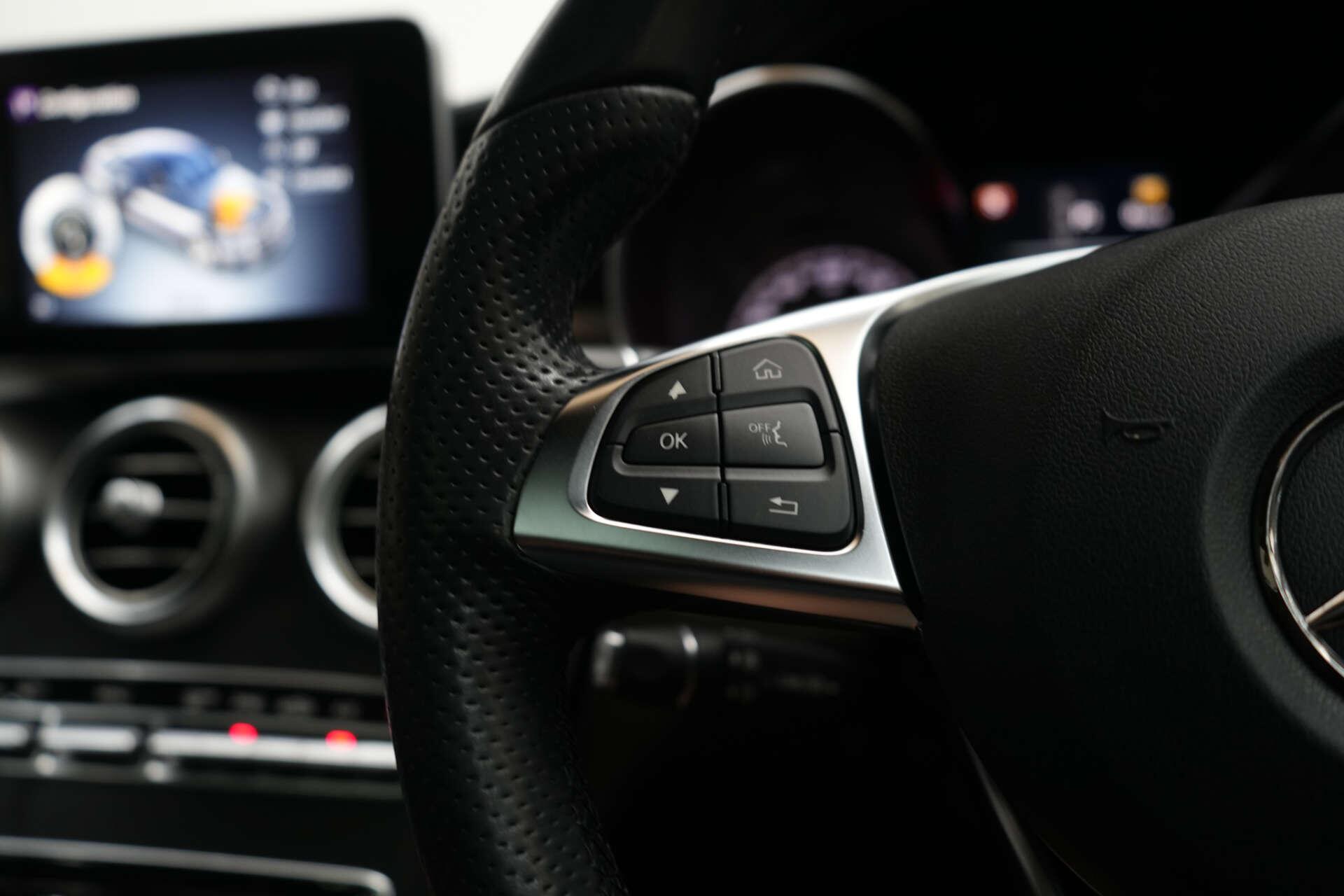 Mercedes-Benz C-Class view 37