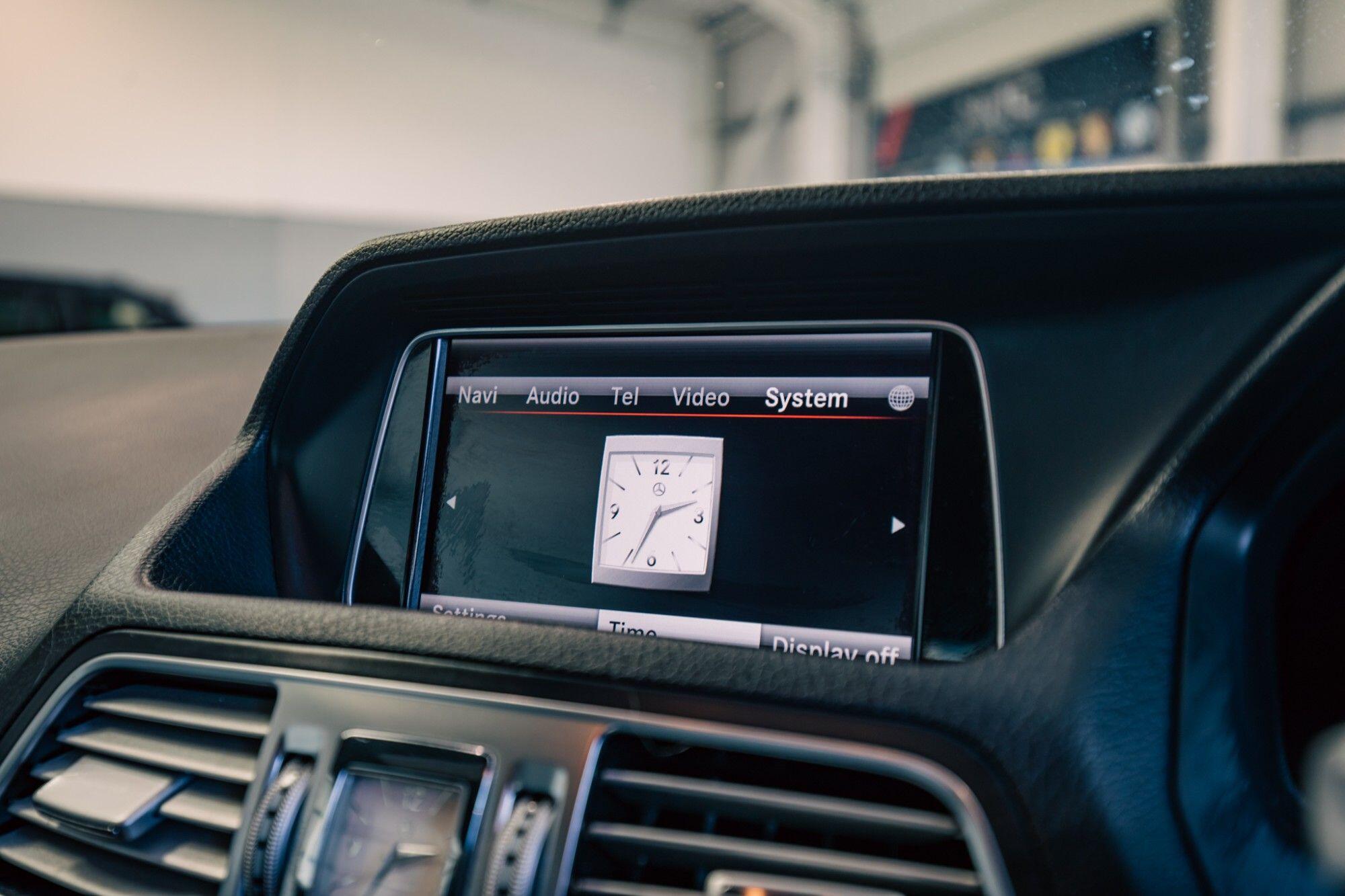 Mercedes-Benz E-Class view 14