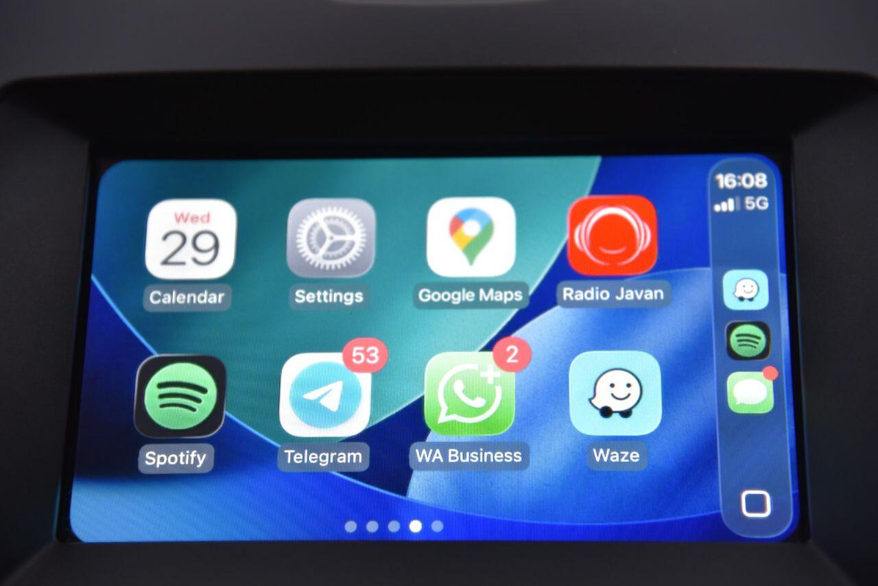Ford Galaxy view 53