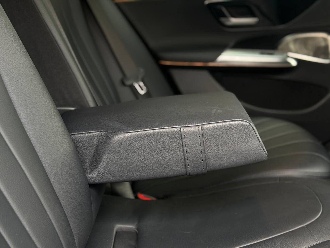 Mercedes-Benz E-Class view 16