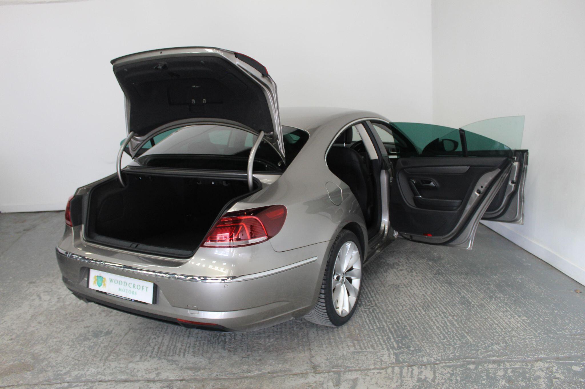 Volkswagen CC view 22