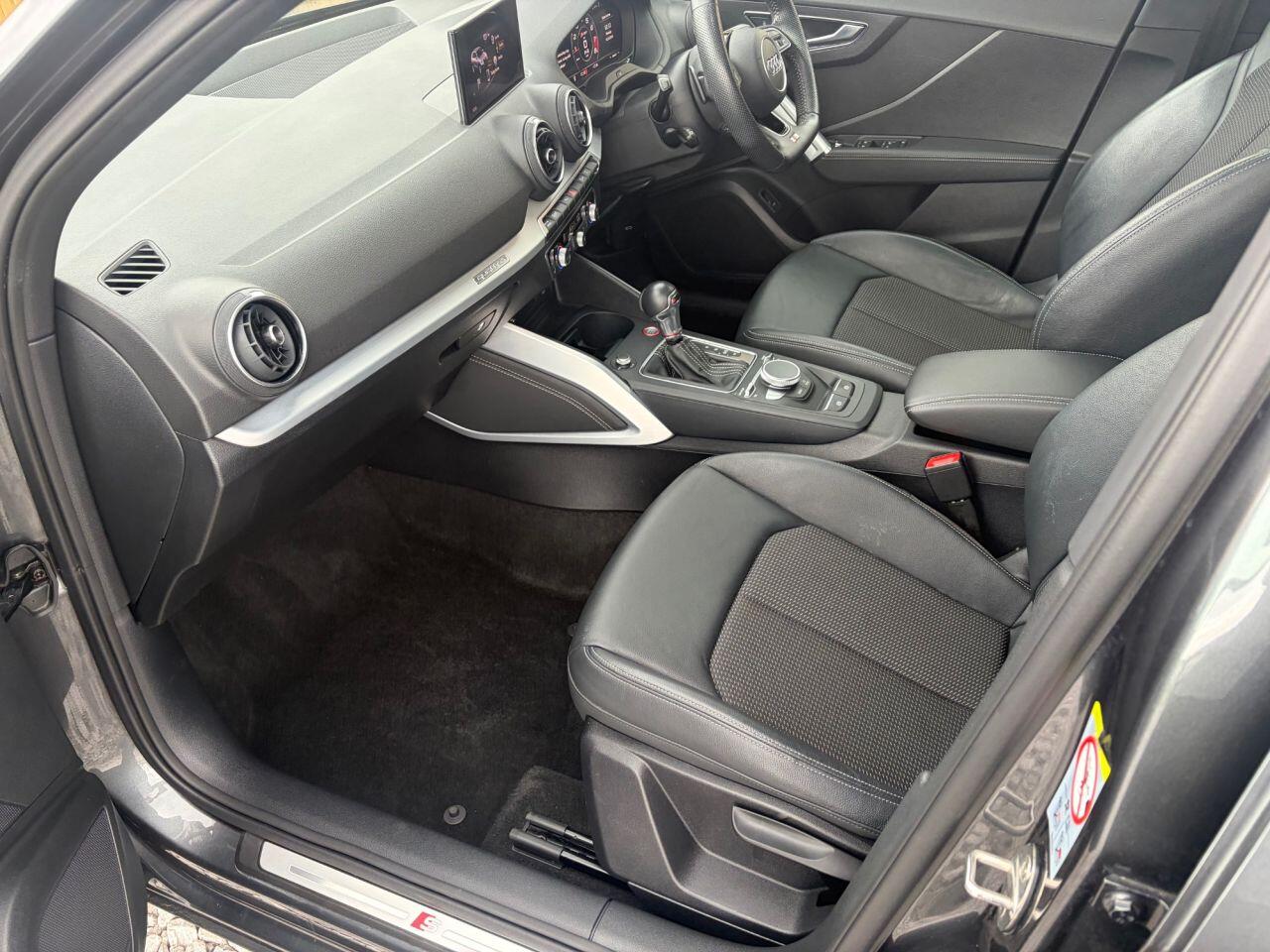 Audi SQ2 view 18