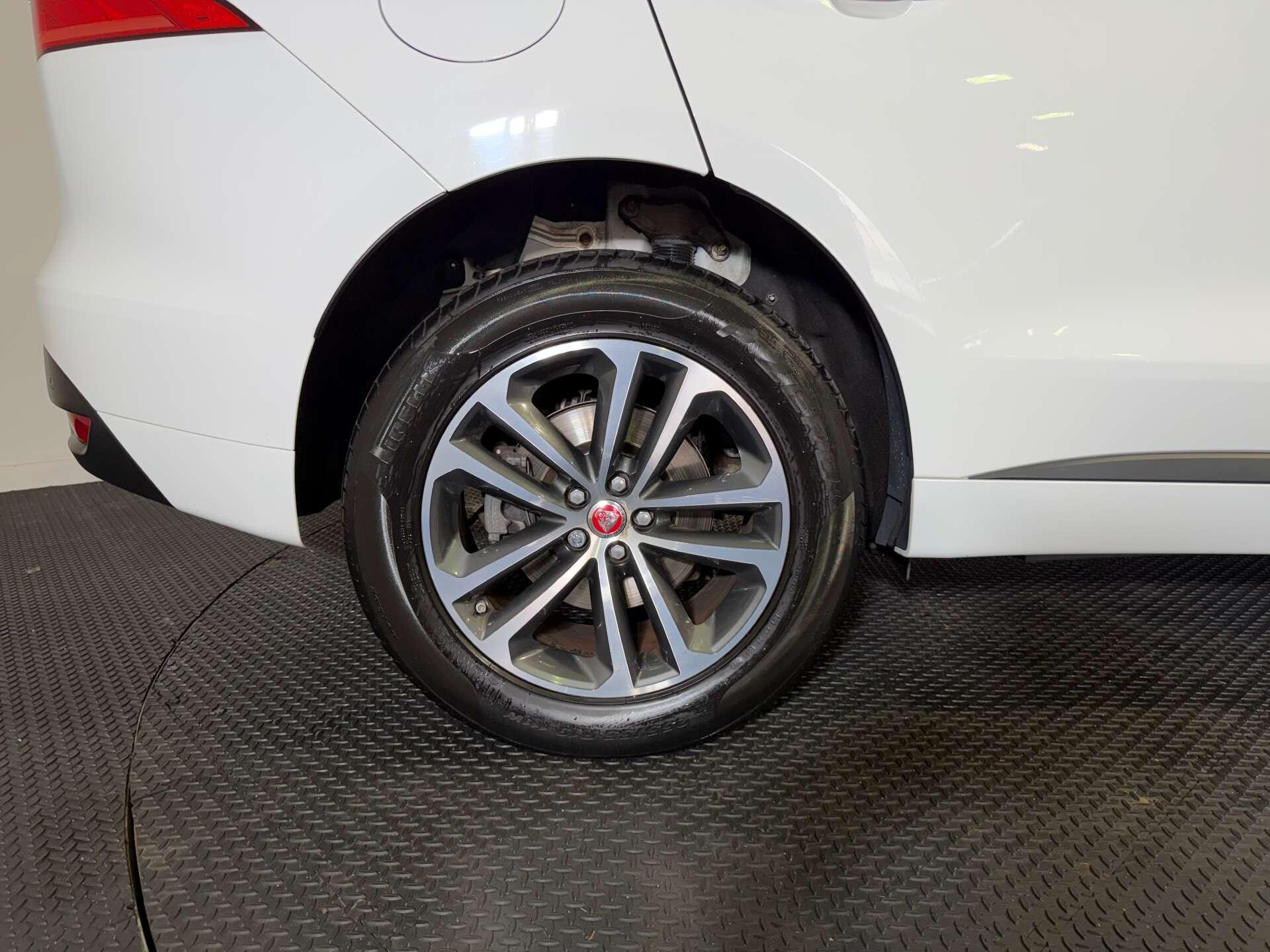Jaguar F-Pace view 69